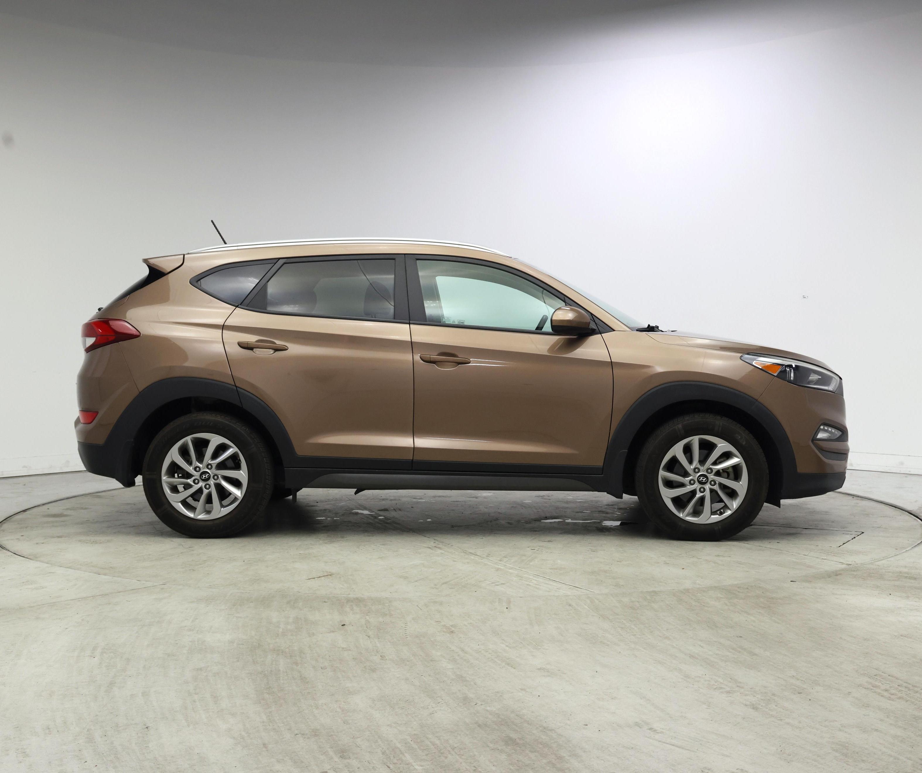Thumbnail: 2016 Hyundai Tucson - 7