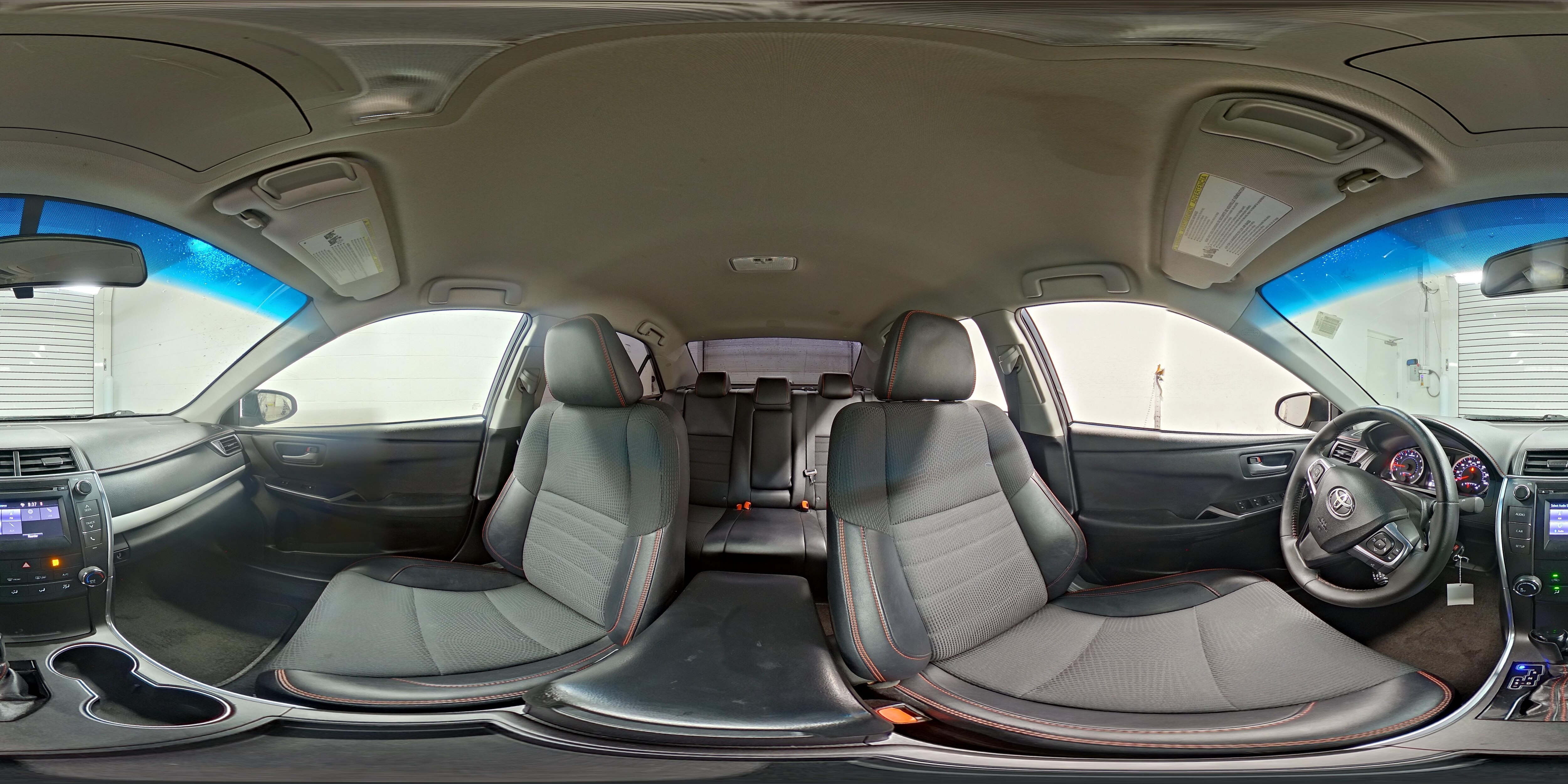 2017 Toyota Camry SE - Photo 21