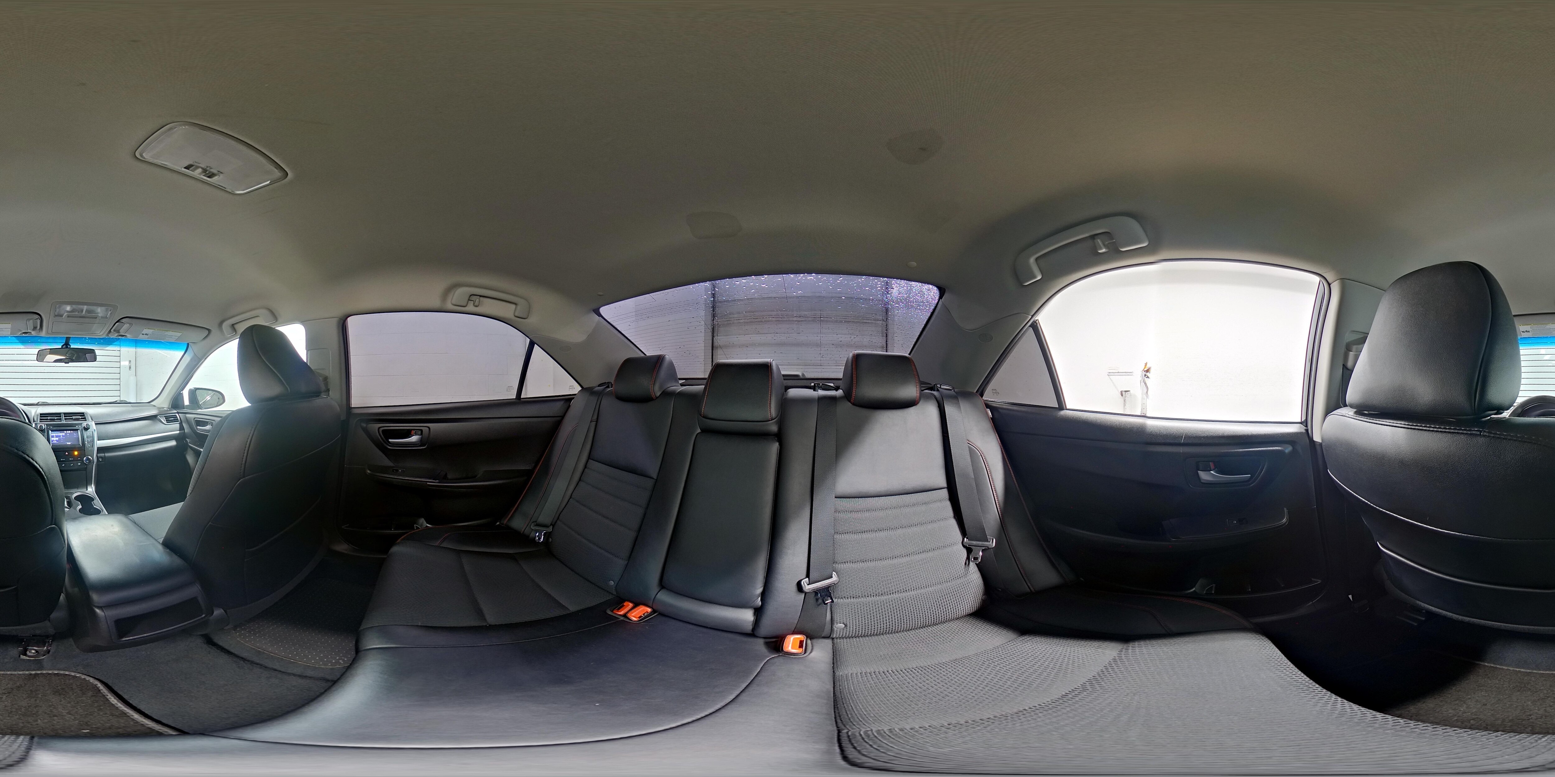 2017 Toyota Camry SE - Photo 22