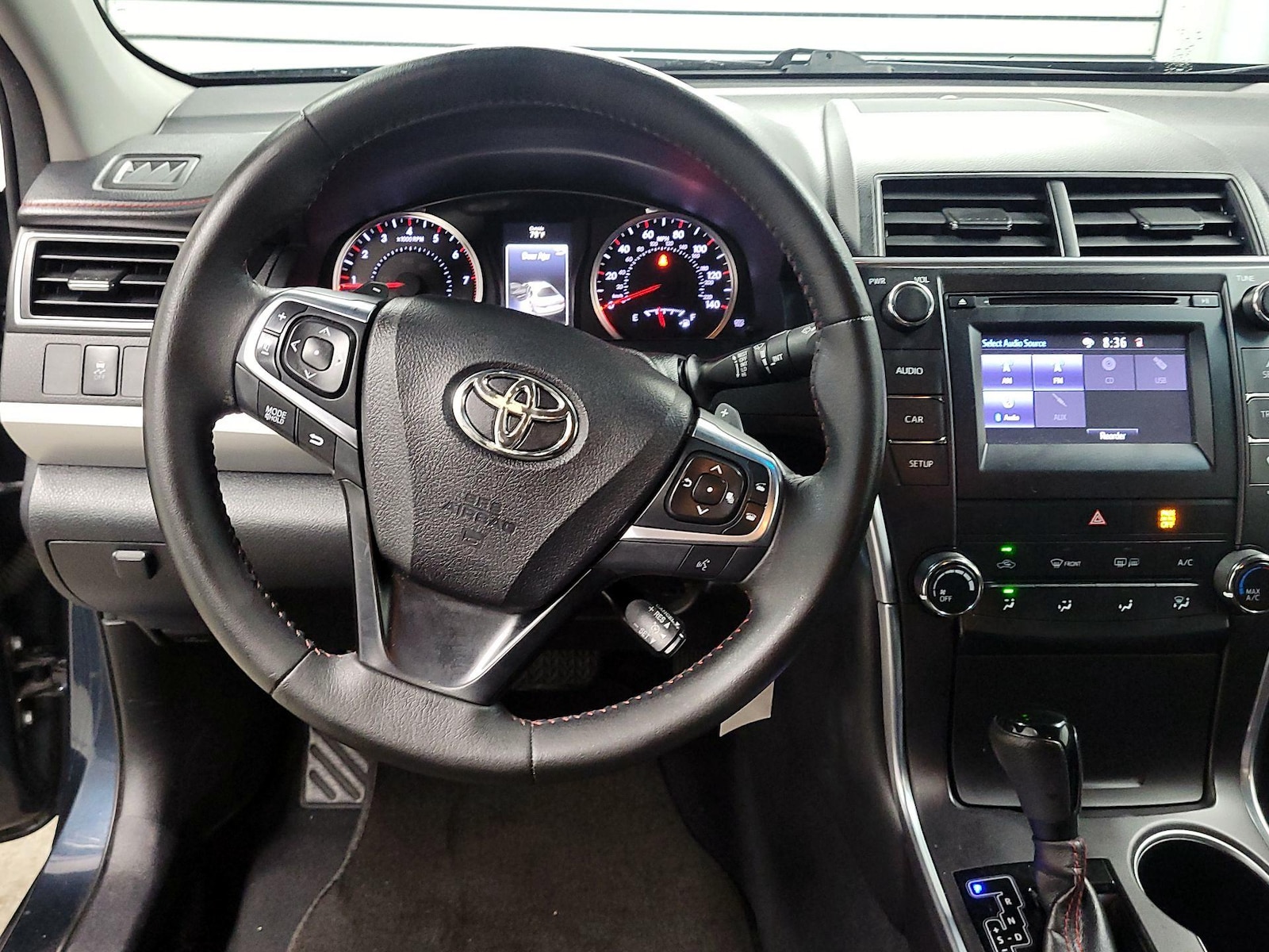 2017 Toyota Camry SE - Photo 11