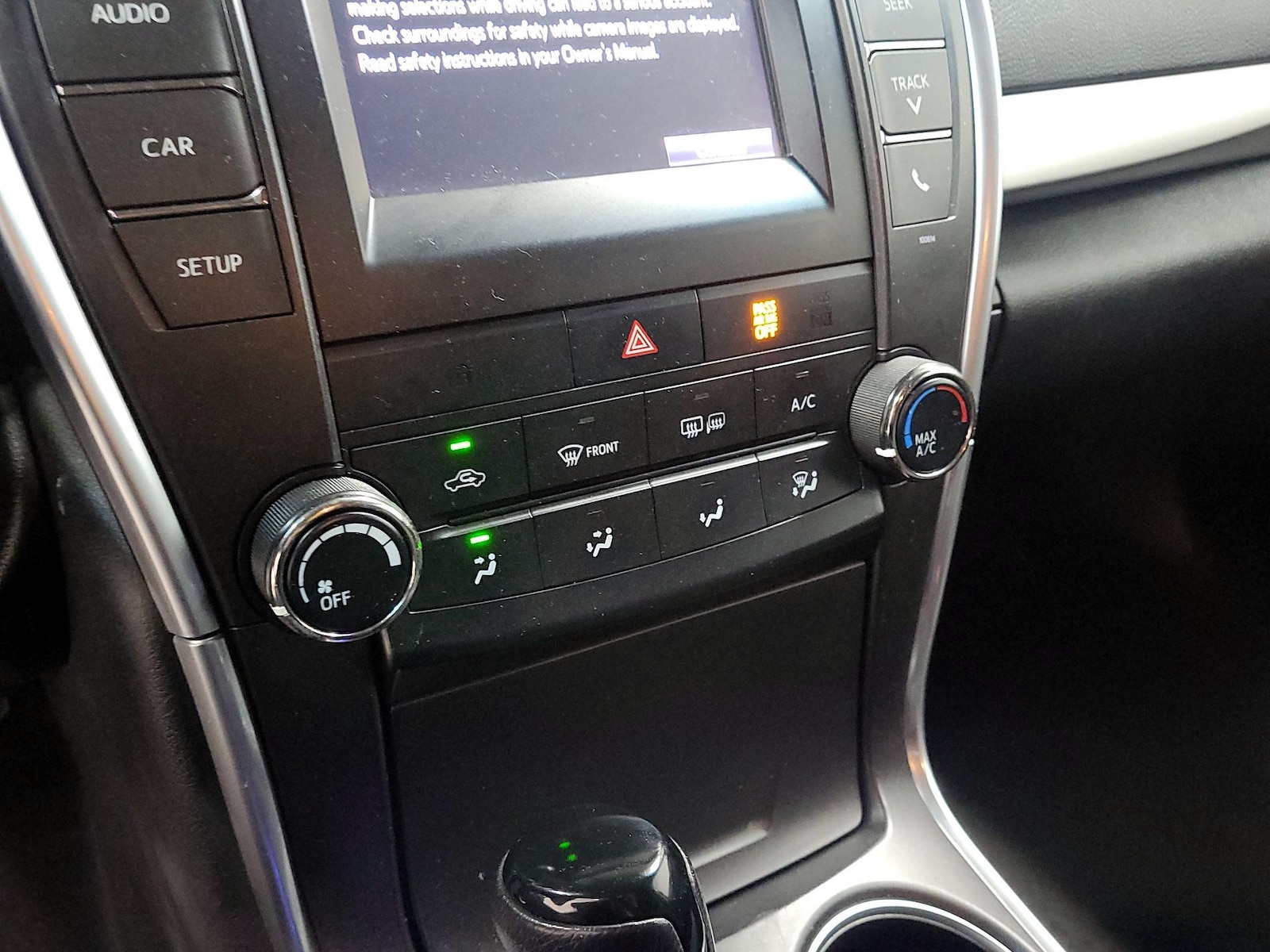 2017 Toyota Camry SE - Photo 15
