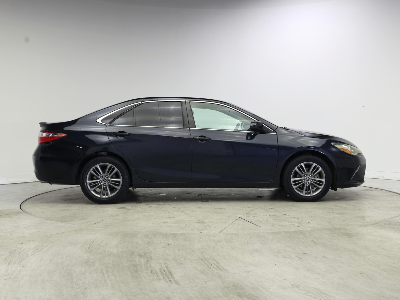 2017 Toyota Camry SE - Photo 8