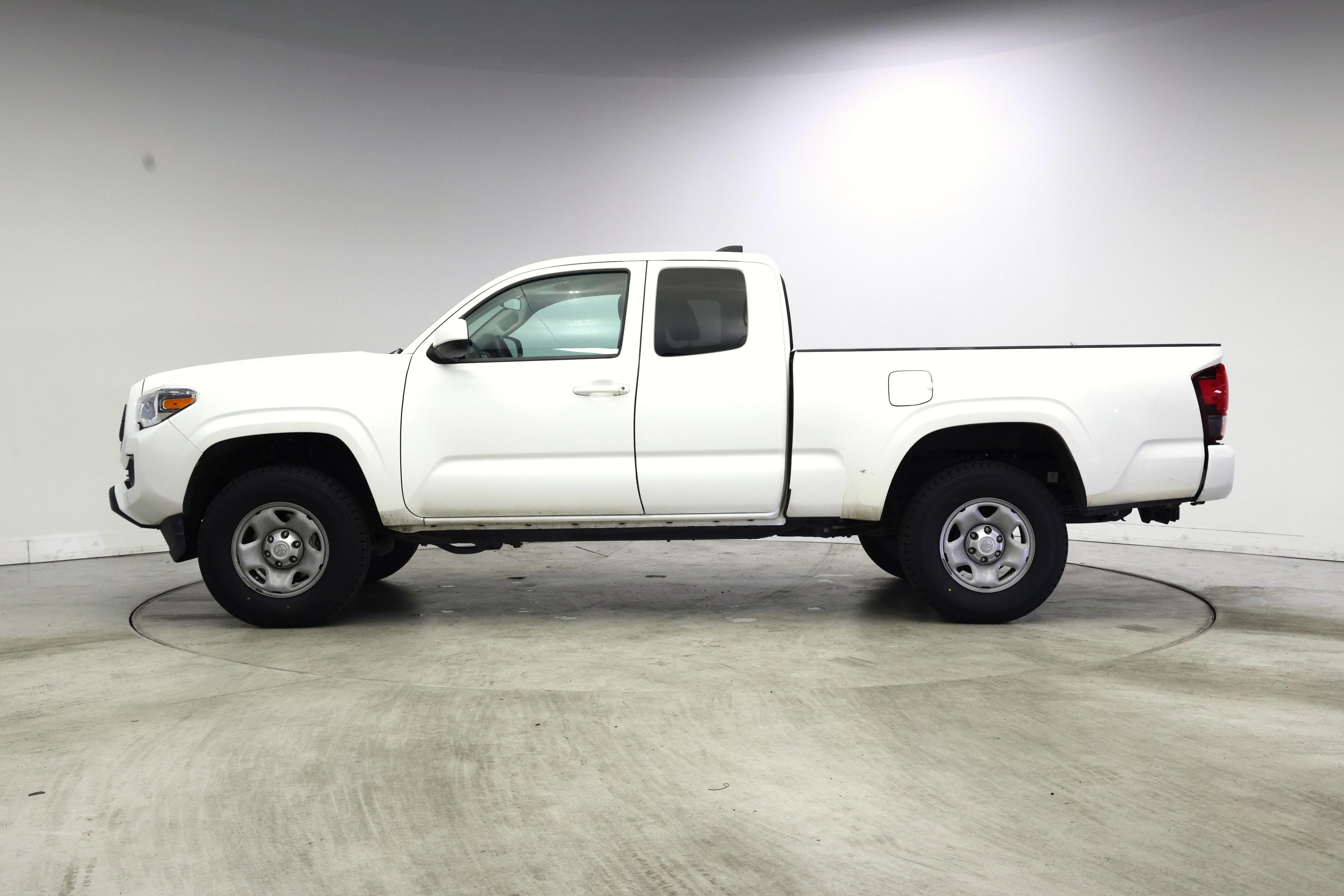 Thumbnail: 2023 Toyota Tacoma - 3