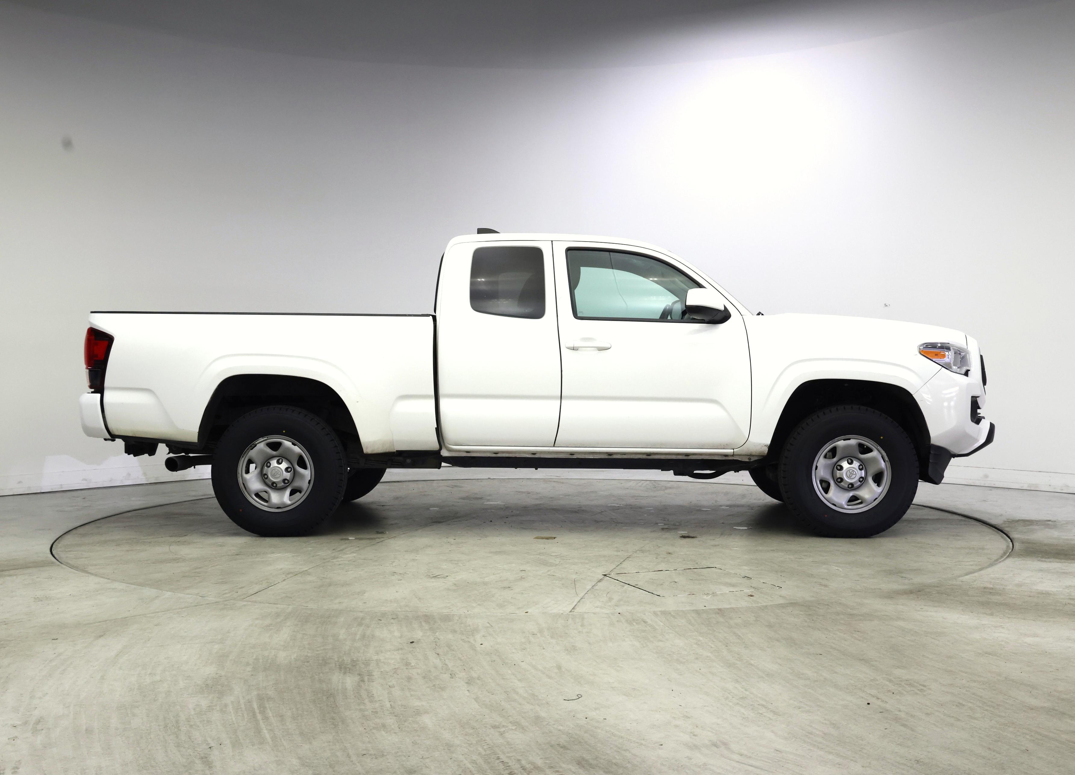 Thumbnail: 2023 Toyota Tacoma - 7