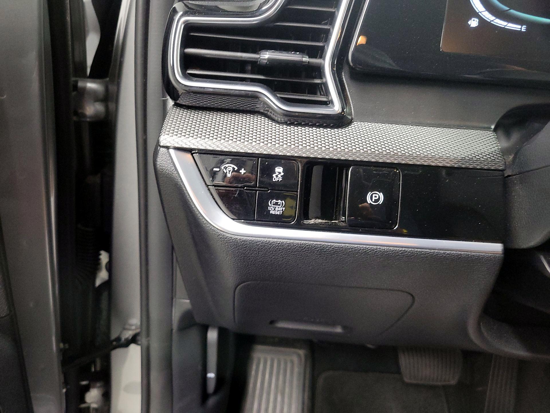 Thumbnail: 2023 Kia Sportage - 13