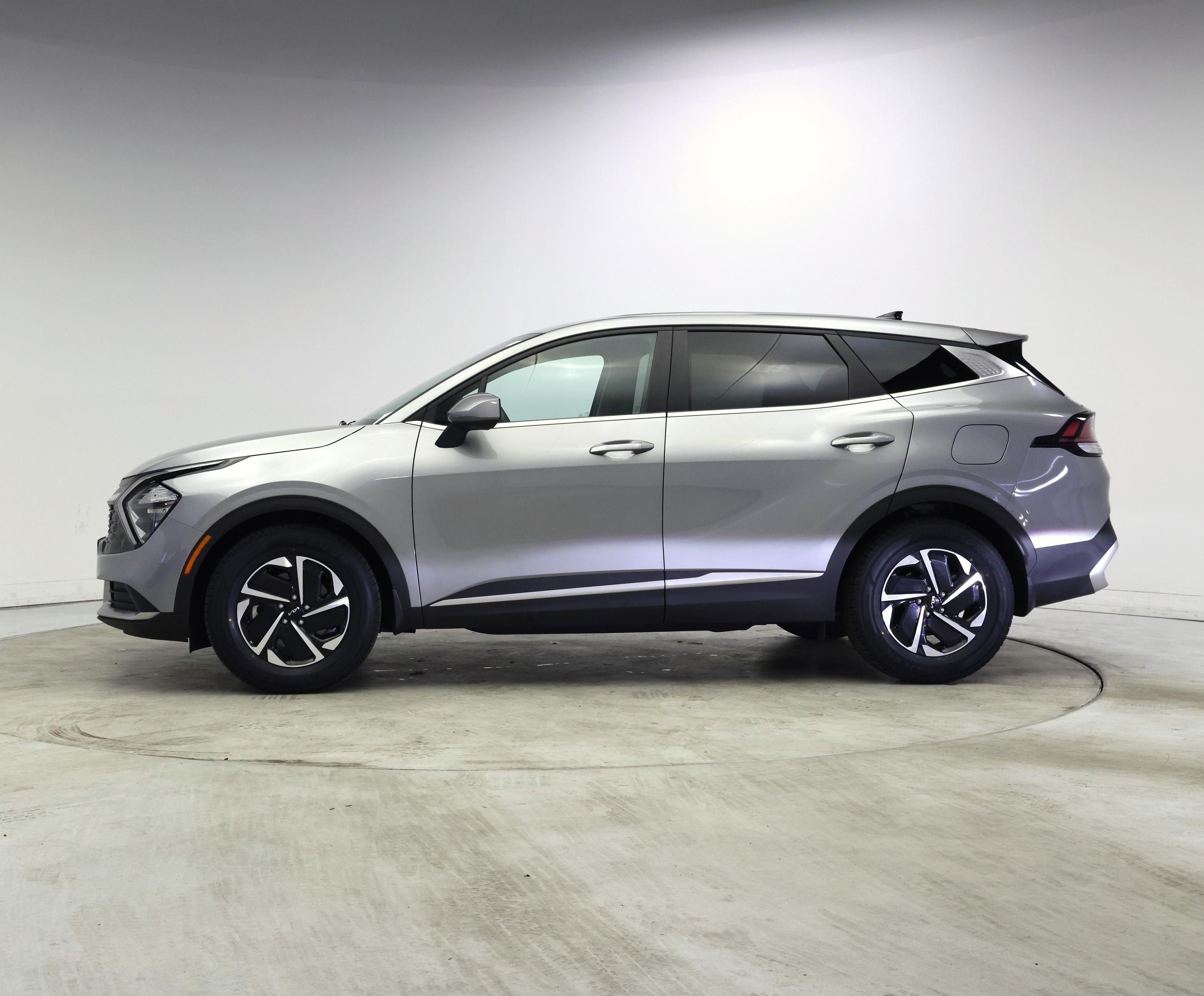 Thumbnail: 2023 Kia Sportage - 3