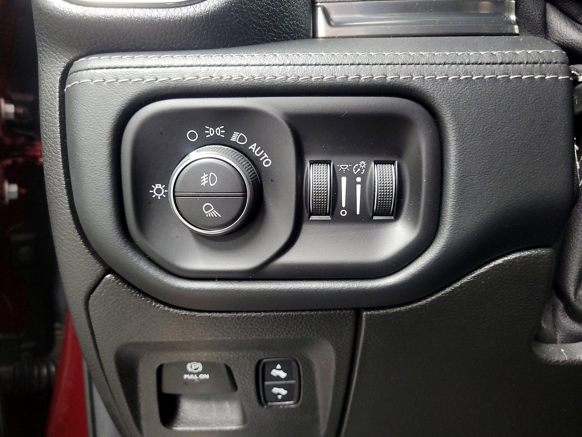 Thumbnail: 2019 RAM 1500 - 13