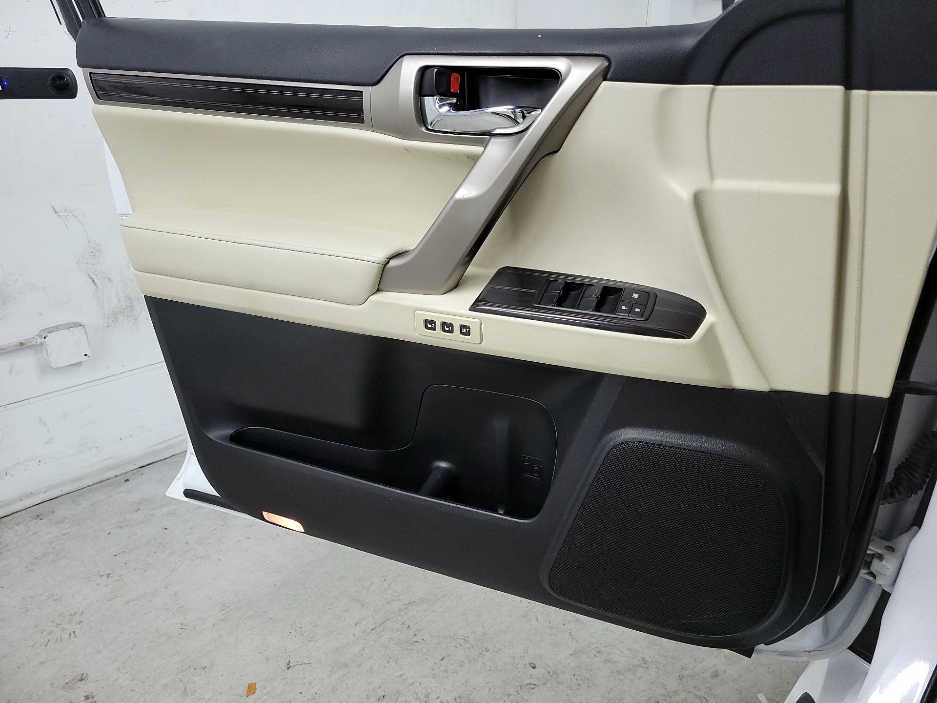 Thumbnail: 2020 Lexus GX - 12