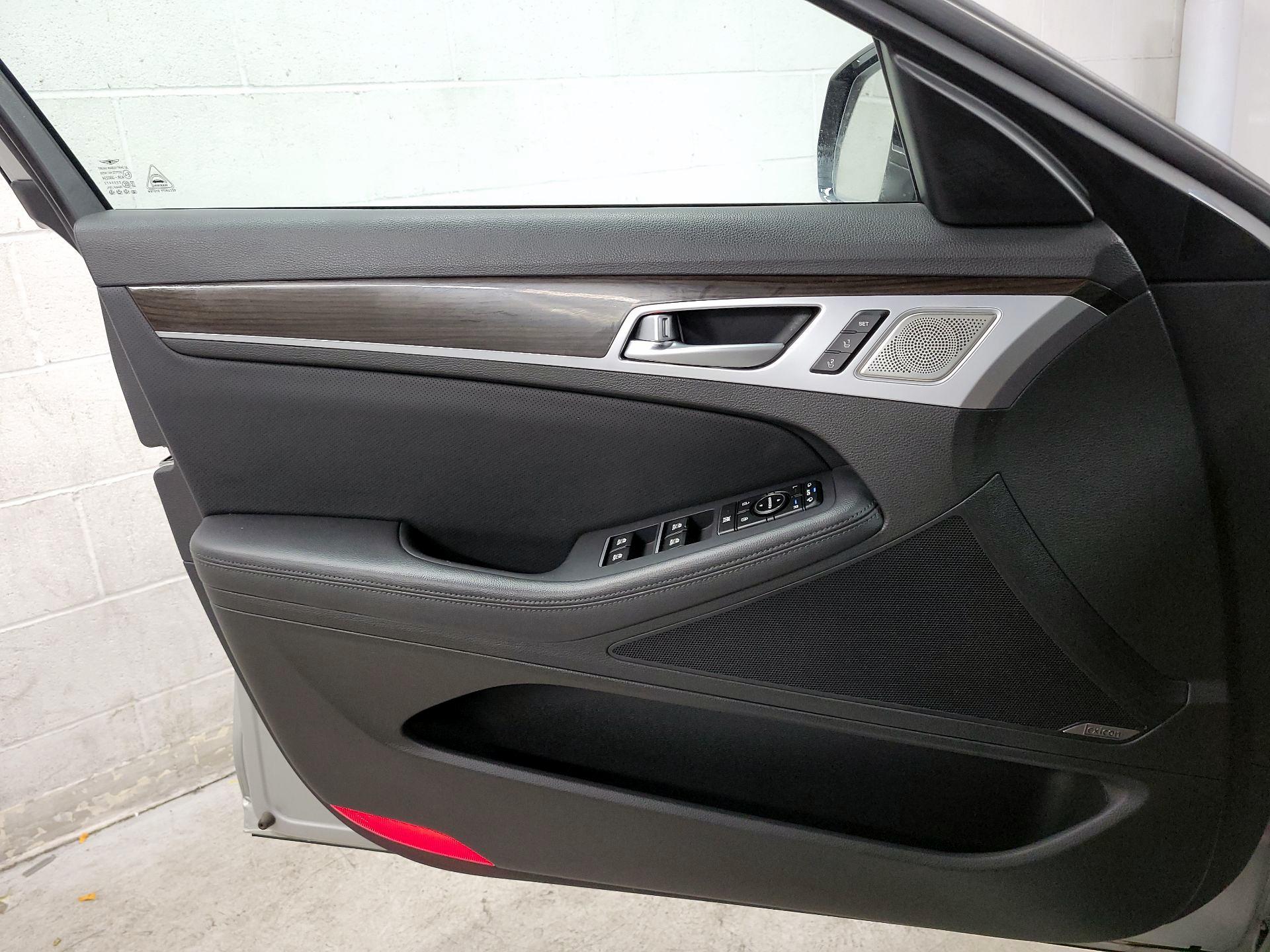 Thumbnail: 2018 Genesis G80 - 12