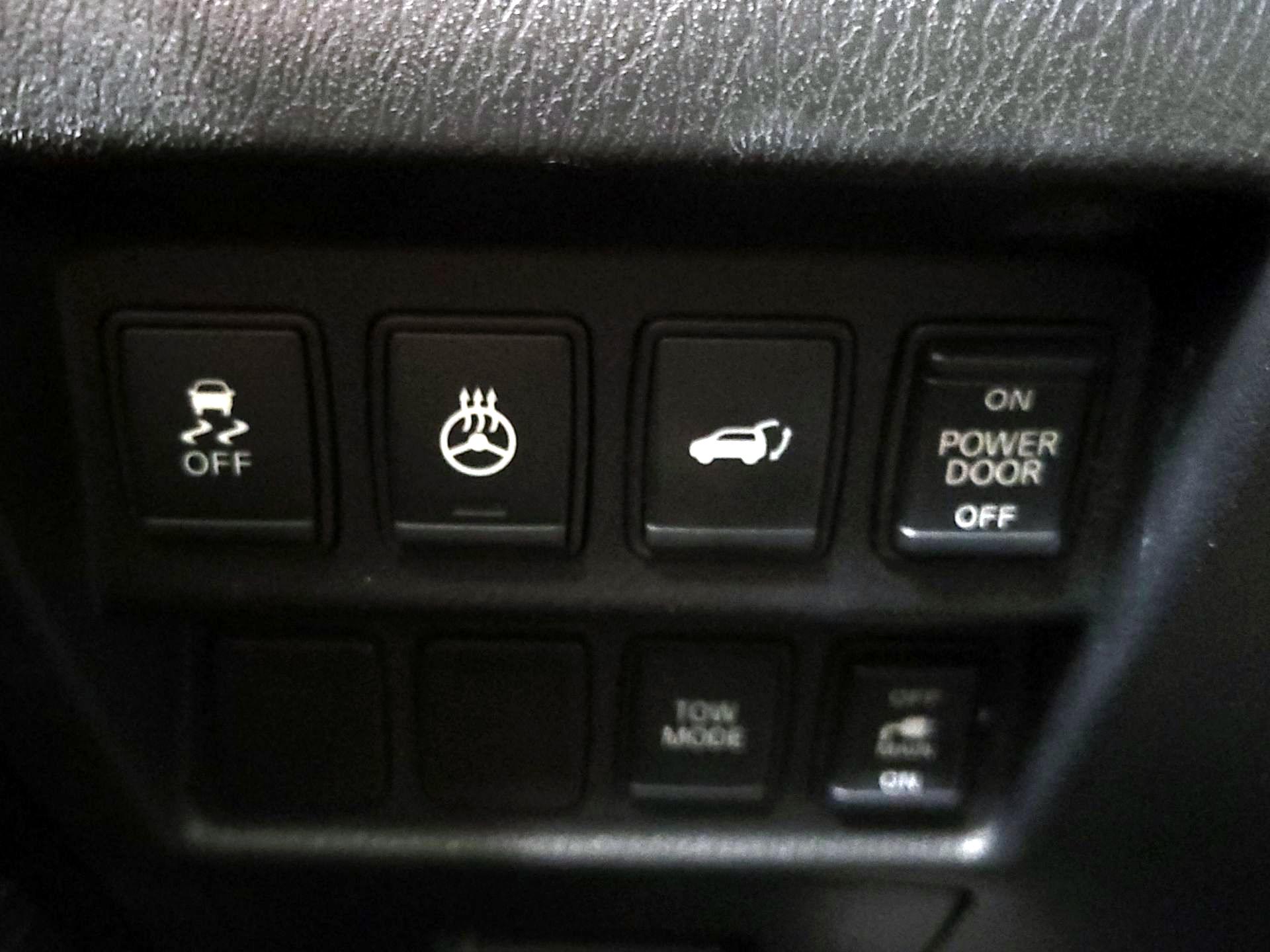 Thumbnail: 2014 Nissan Pathfinder - 13