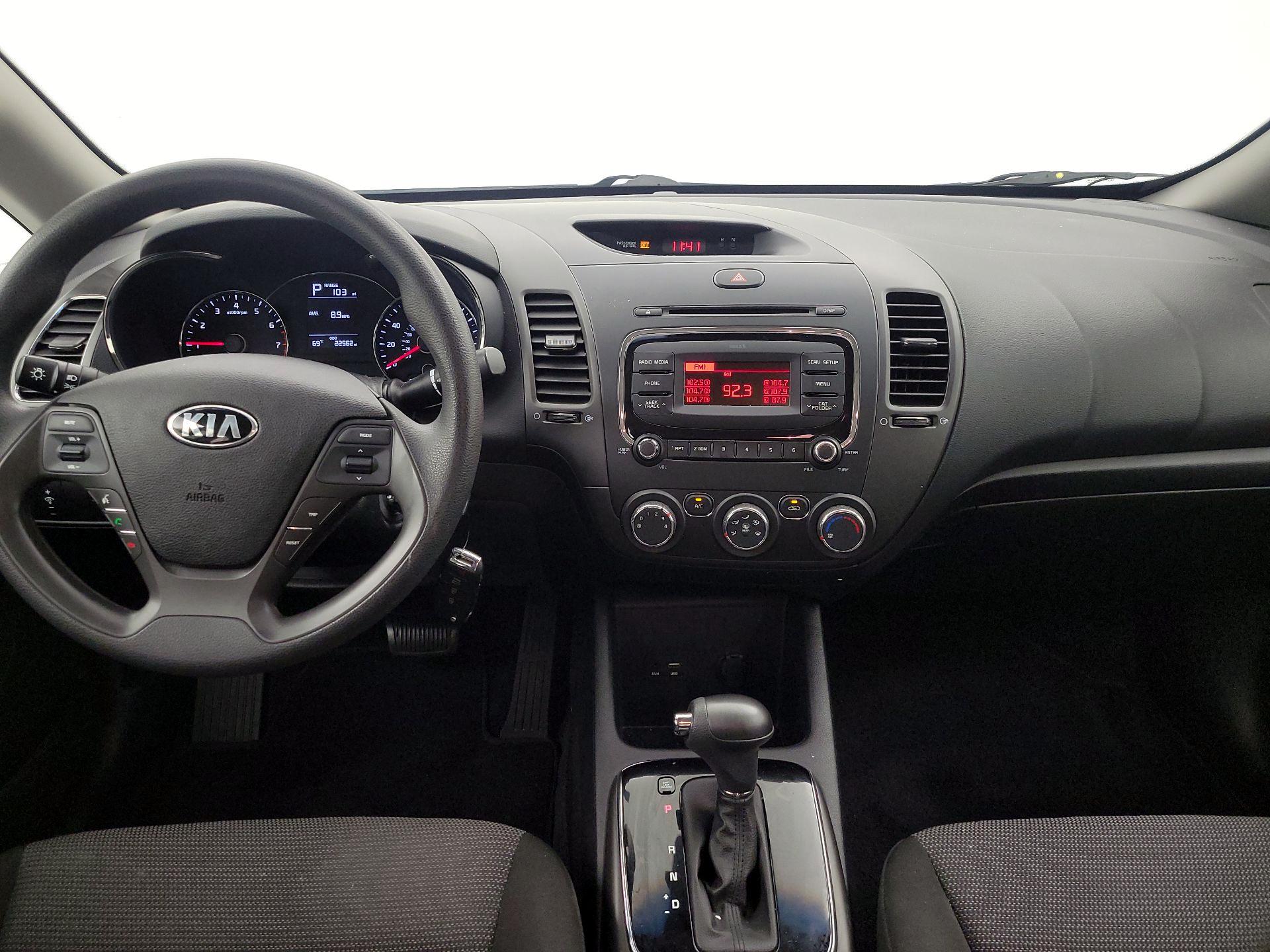 Thumbnail: 2017 Kia Forte - 9