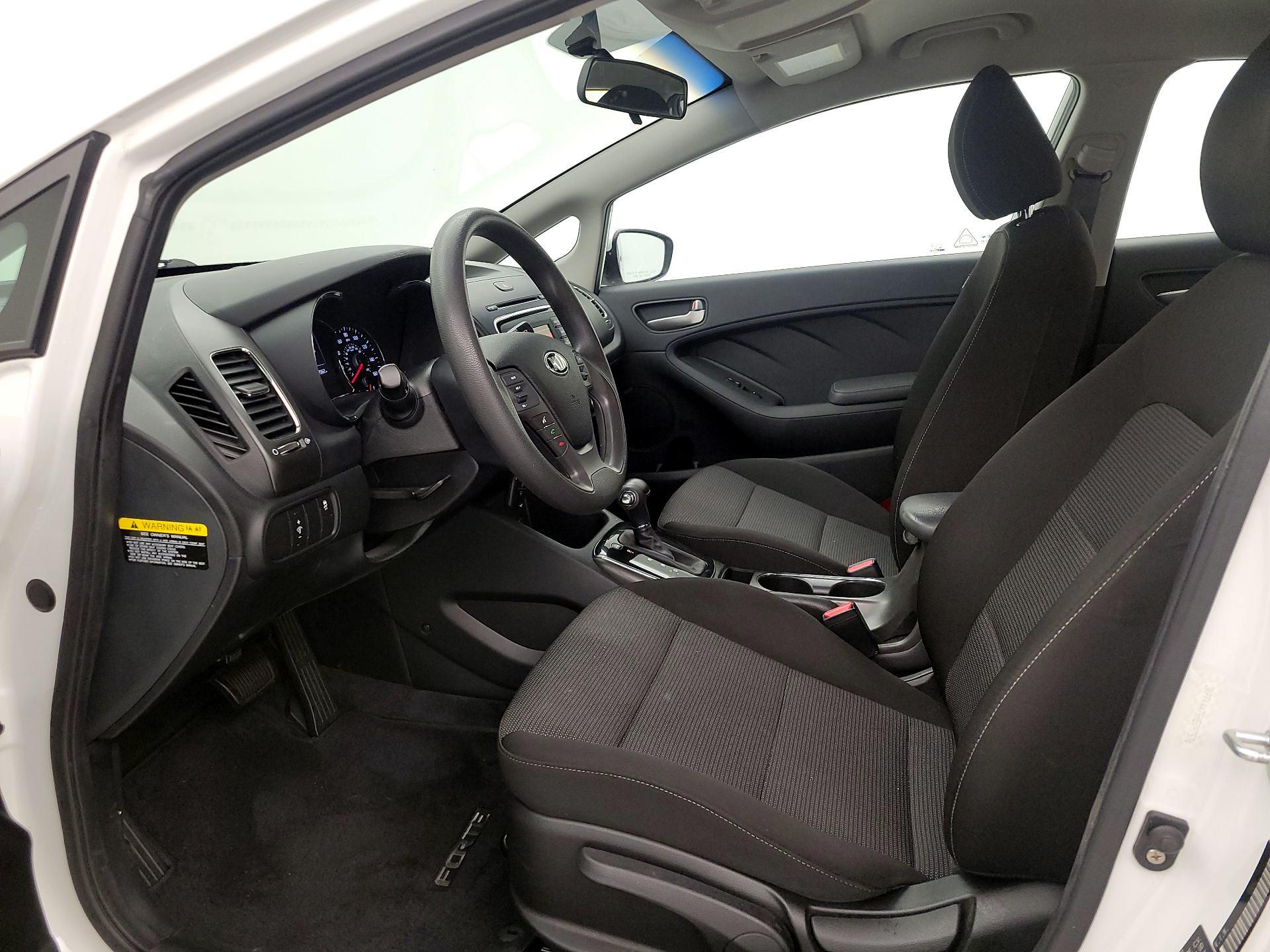 Thumbnail: 2017 Kia Forte - 11