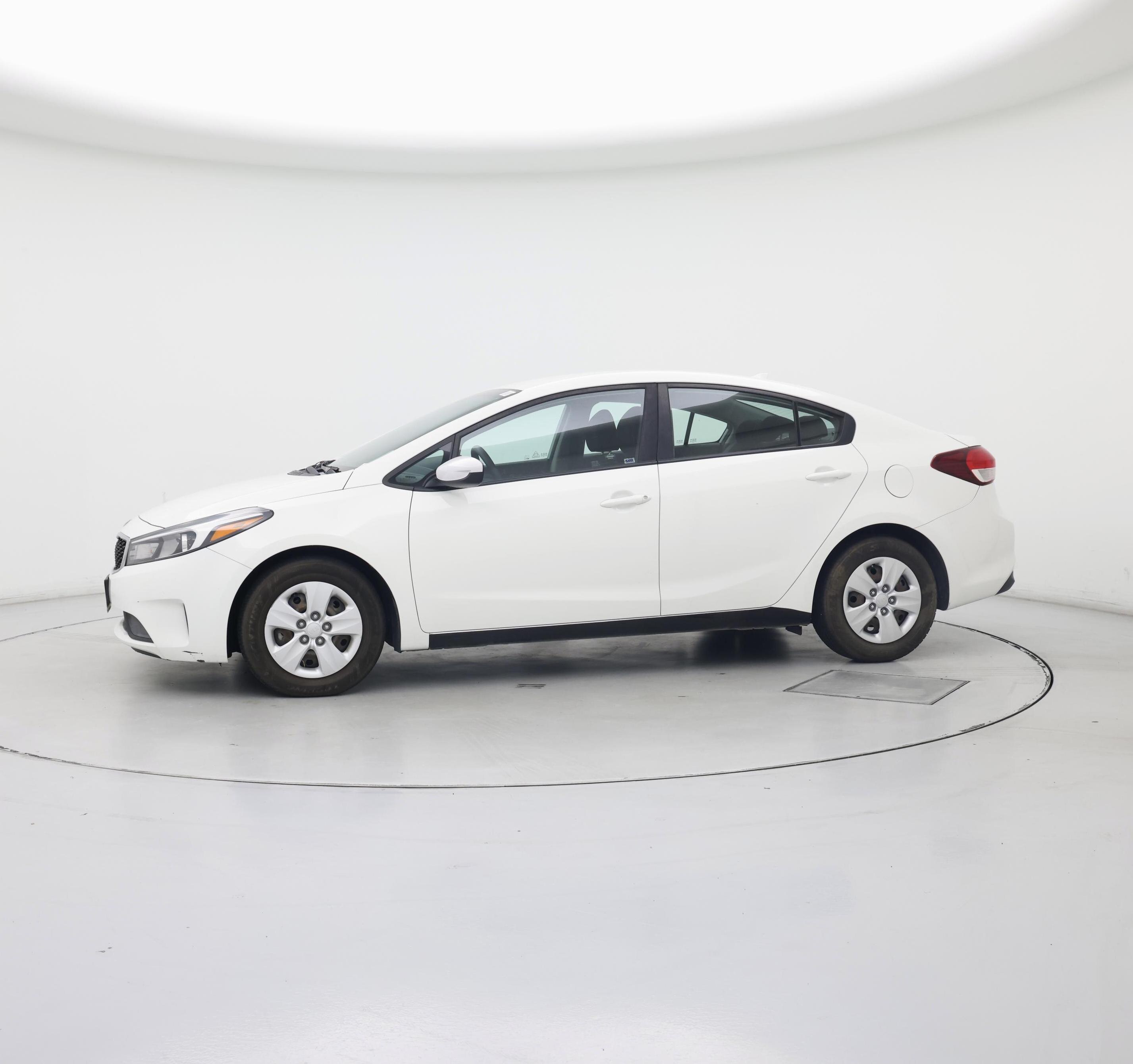 Thumbnail: 2017 Kia Forte - 3