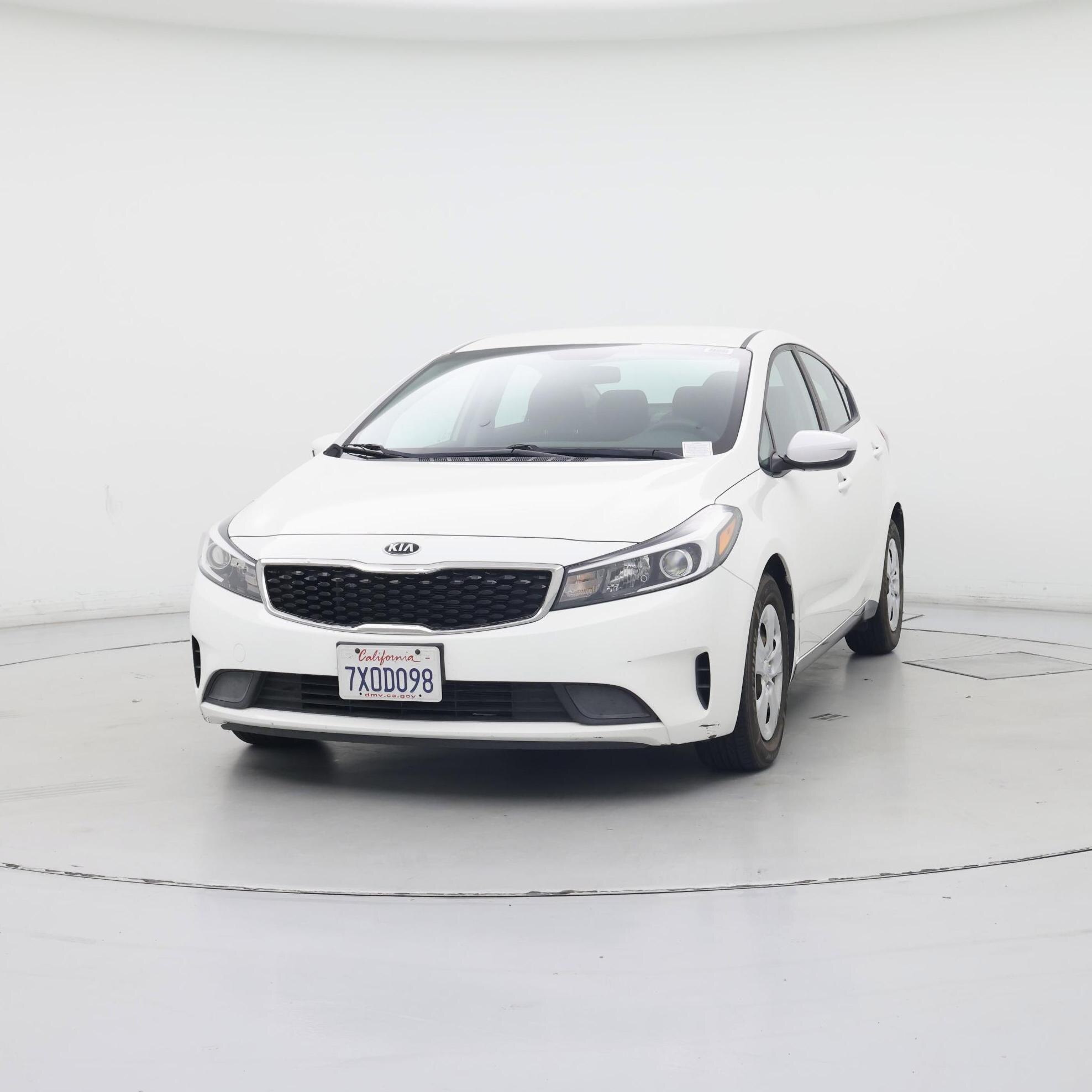 Thumbnail: 2017 Kia Forte - 4