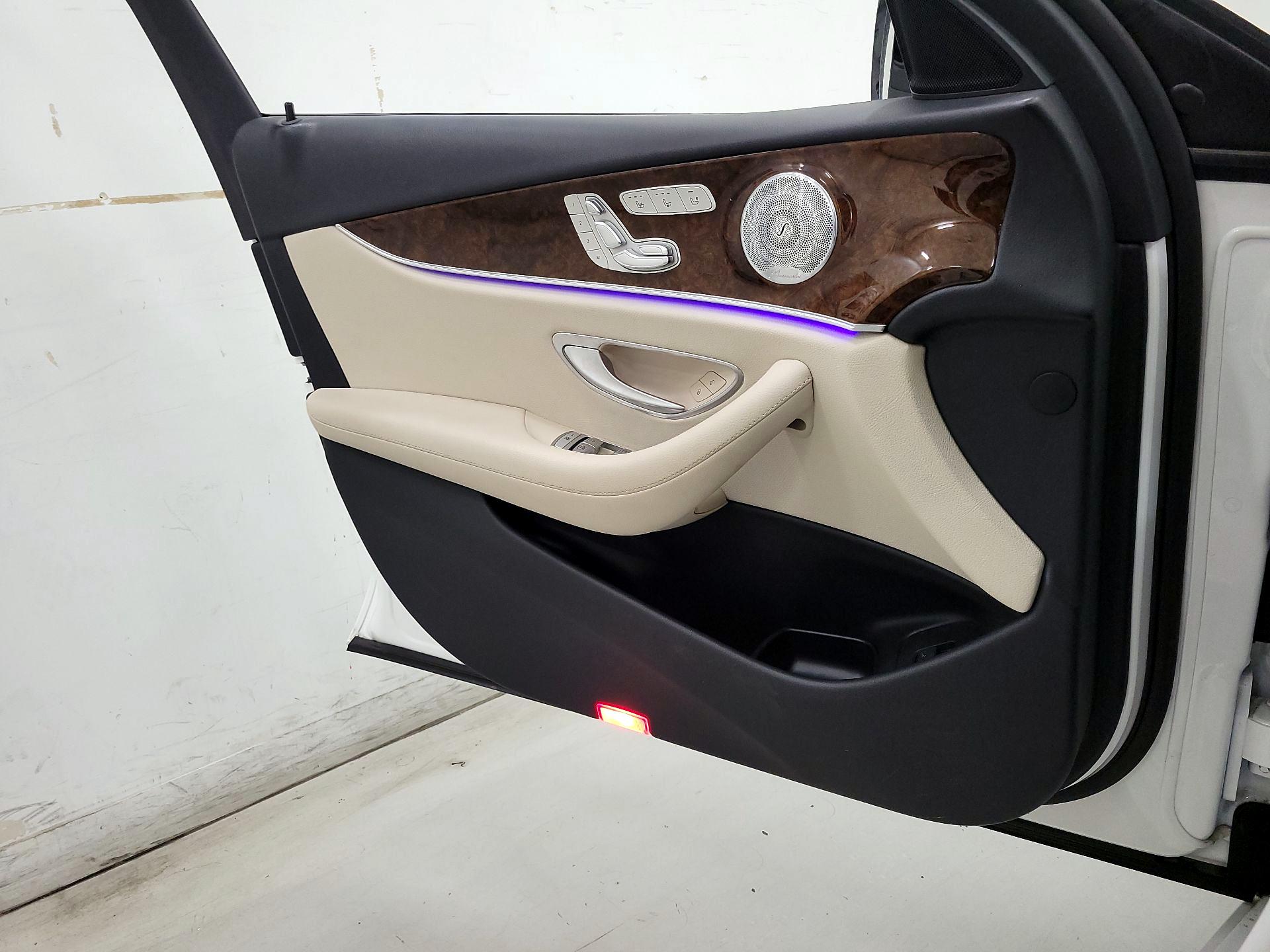 Thumbnail: 2020 Mercedes-Benz E-Class - 12