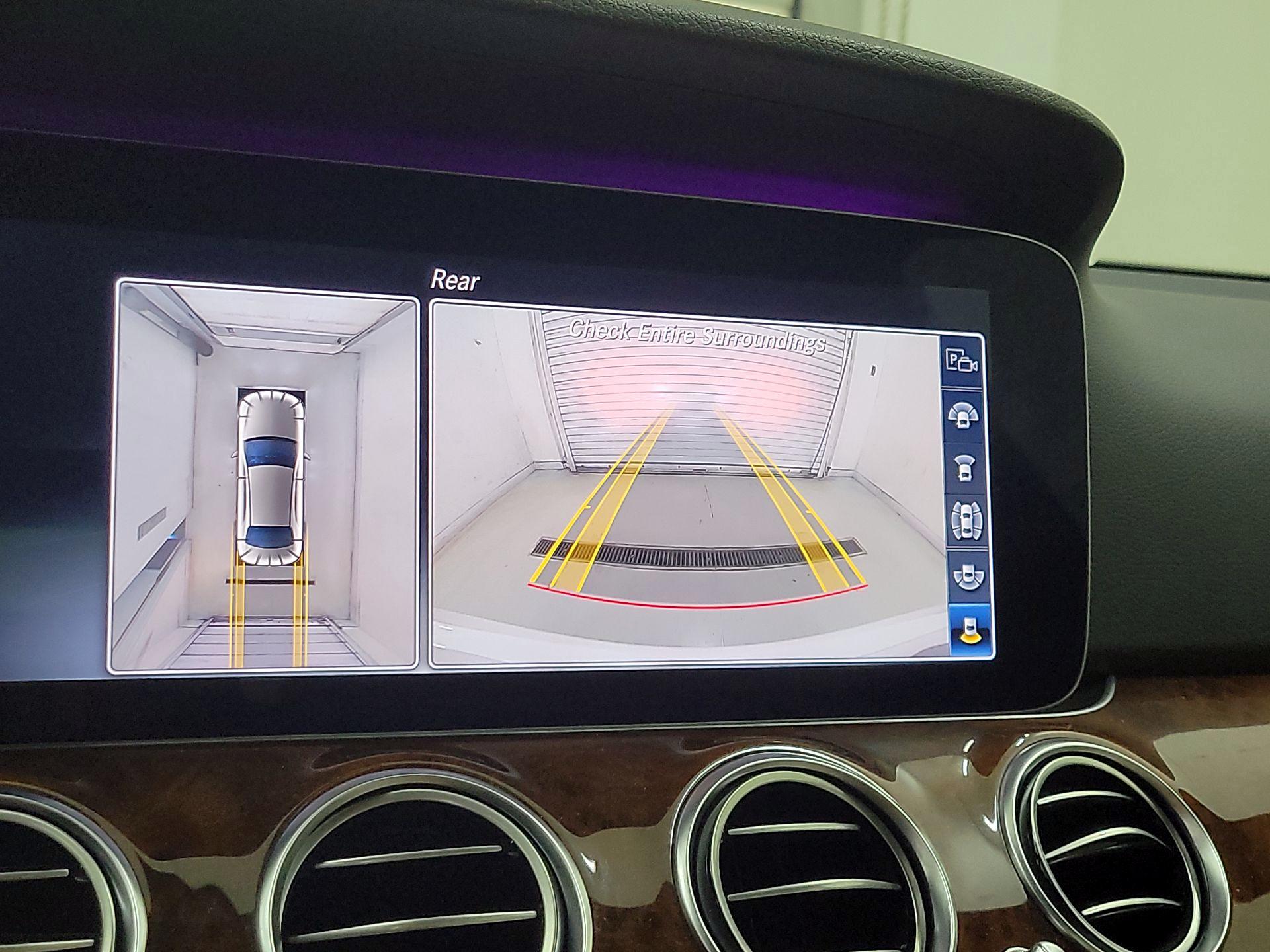 Thumbnail: 2020 Mercedes-Benz E-Class - 15