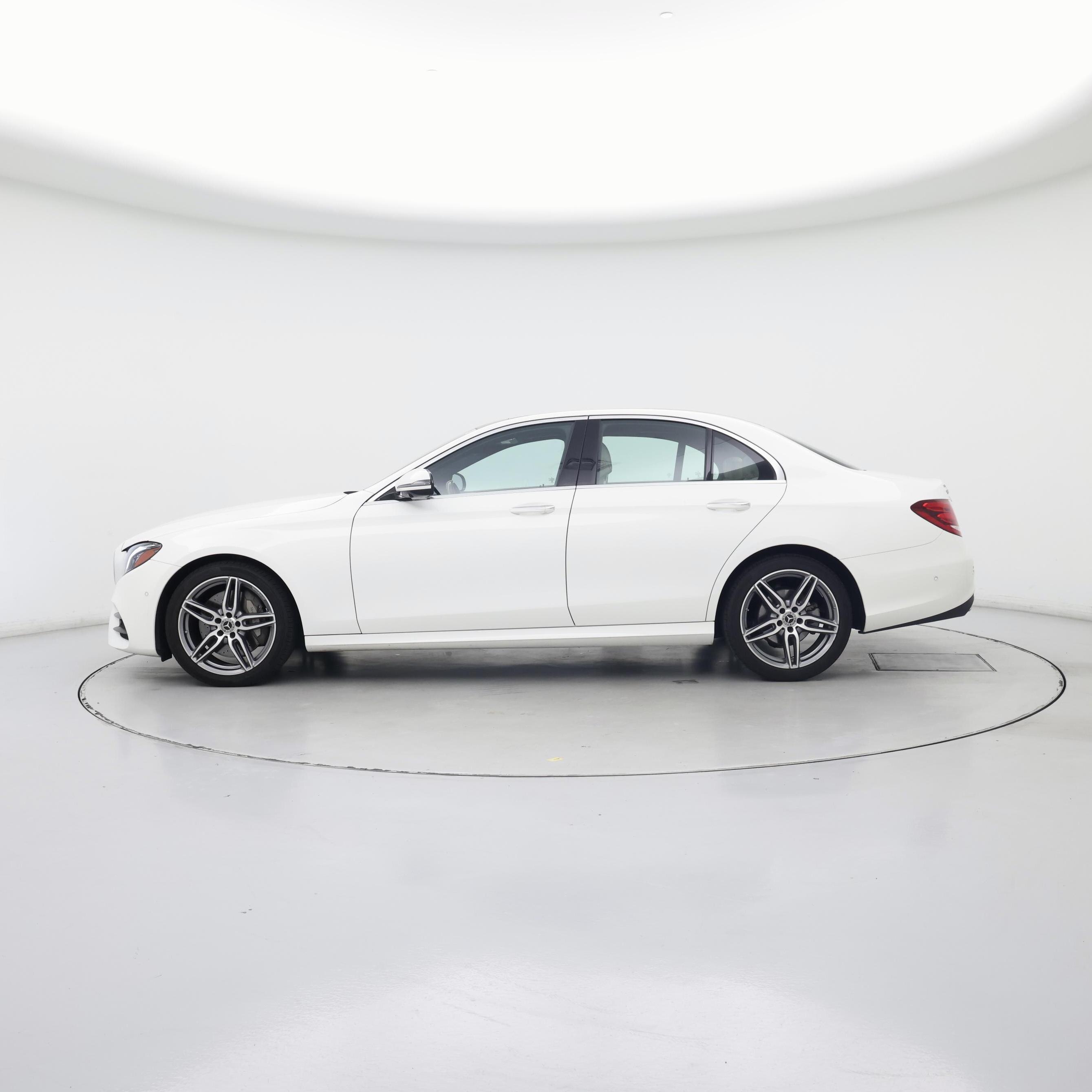 Thumbnail: 2020 Mercedes-Benz E-Class - 3