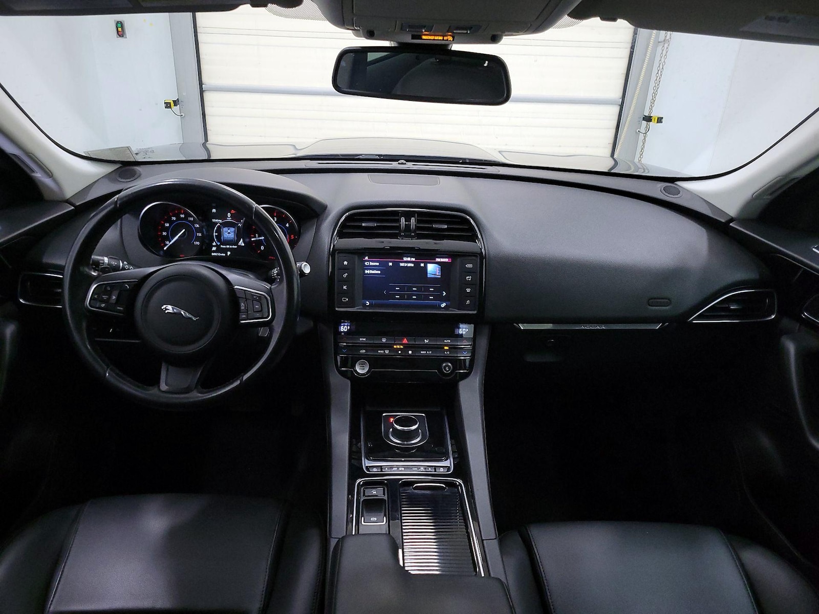 2018 Jaguar F-PACE Premium - Photo 10