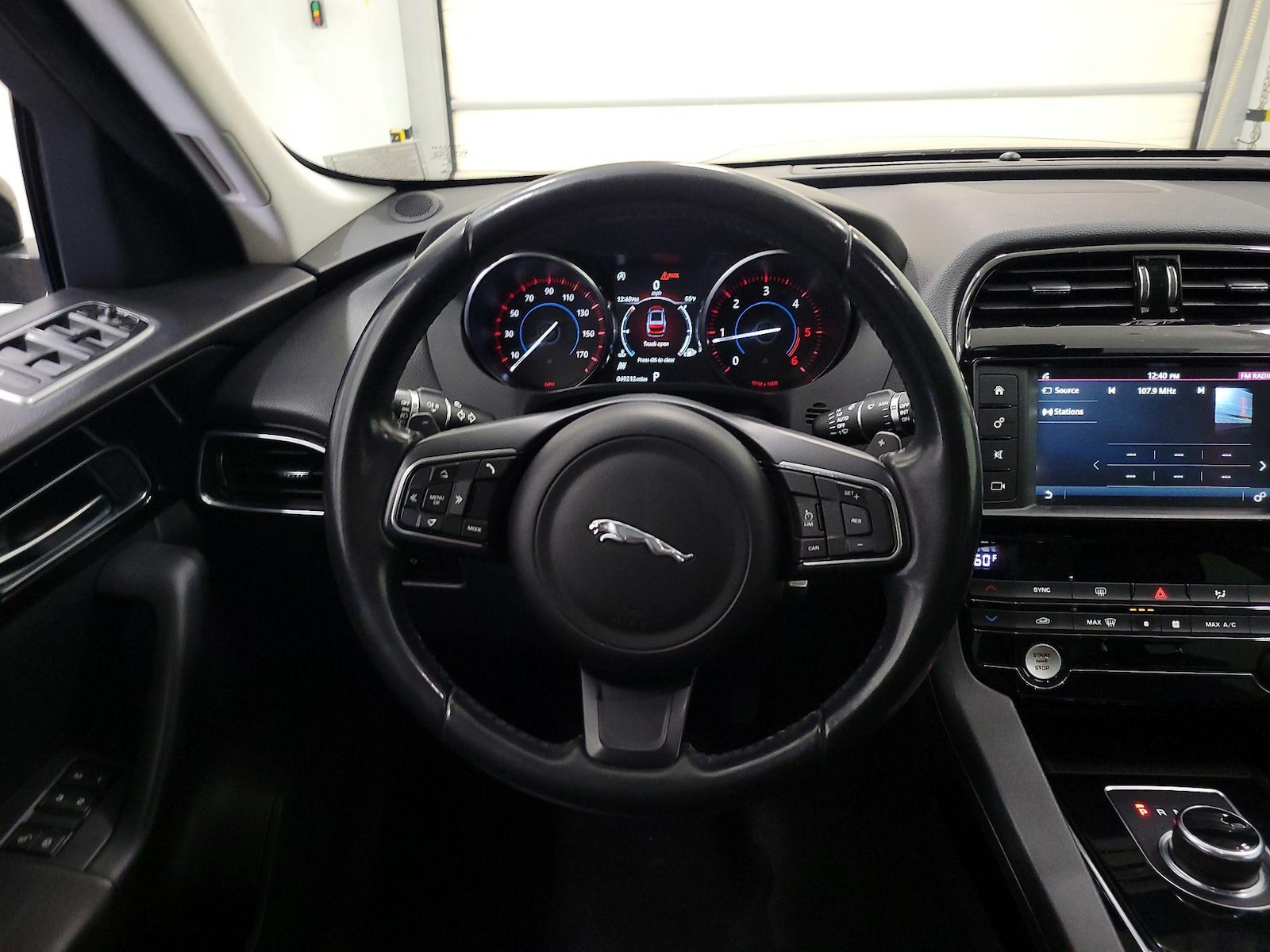 2018 Jaguar F-PACE Premium - Photo 11
