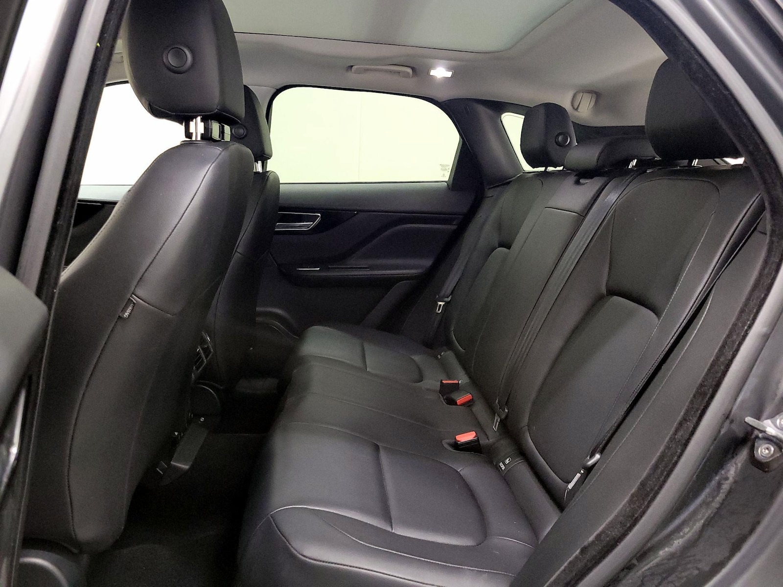 2018 Jaguar F-PACE Premium - Photo 20