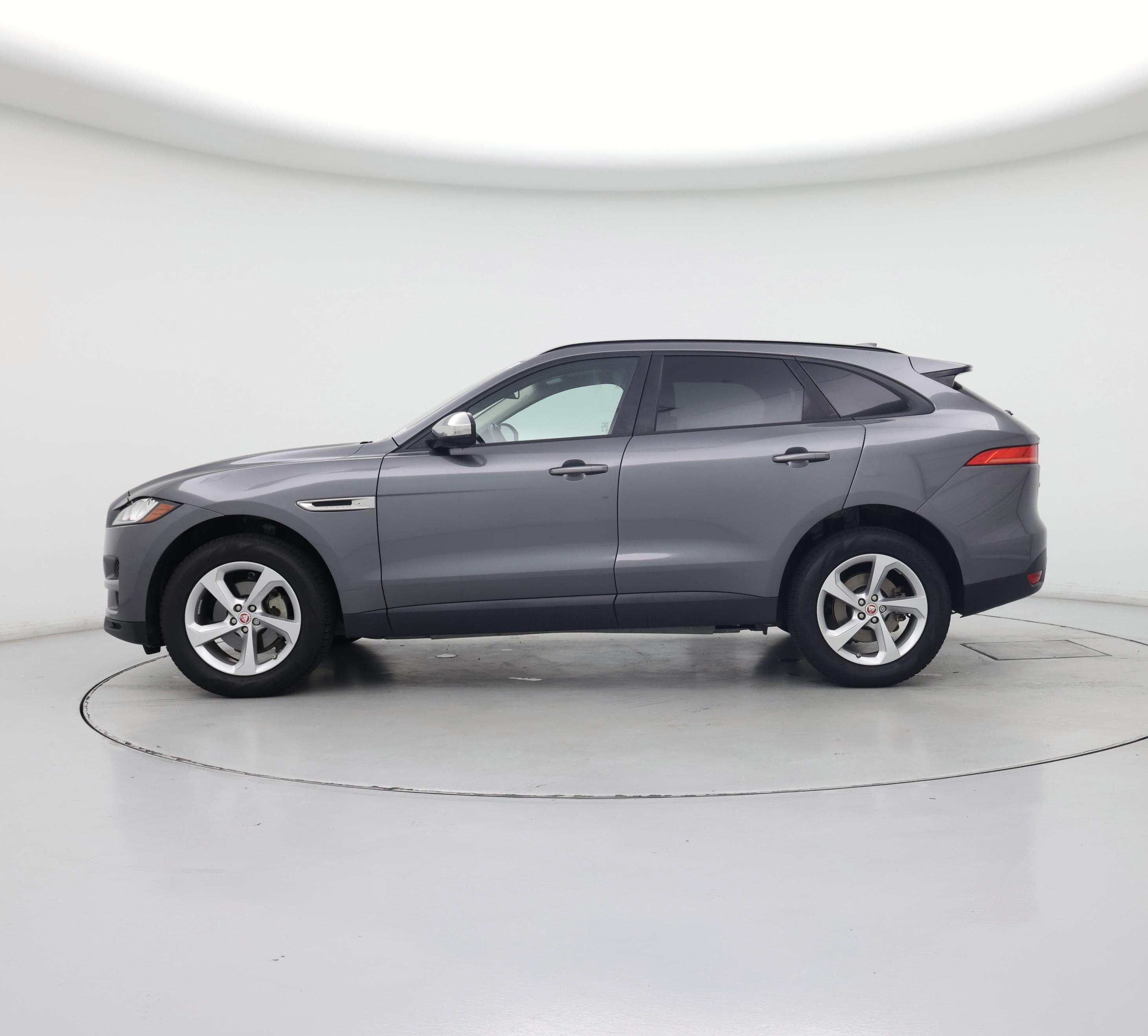 Thumbnail: 2018 Jaguar F-Pace - 3