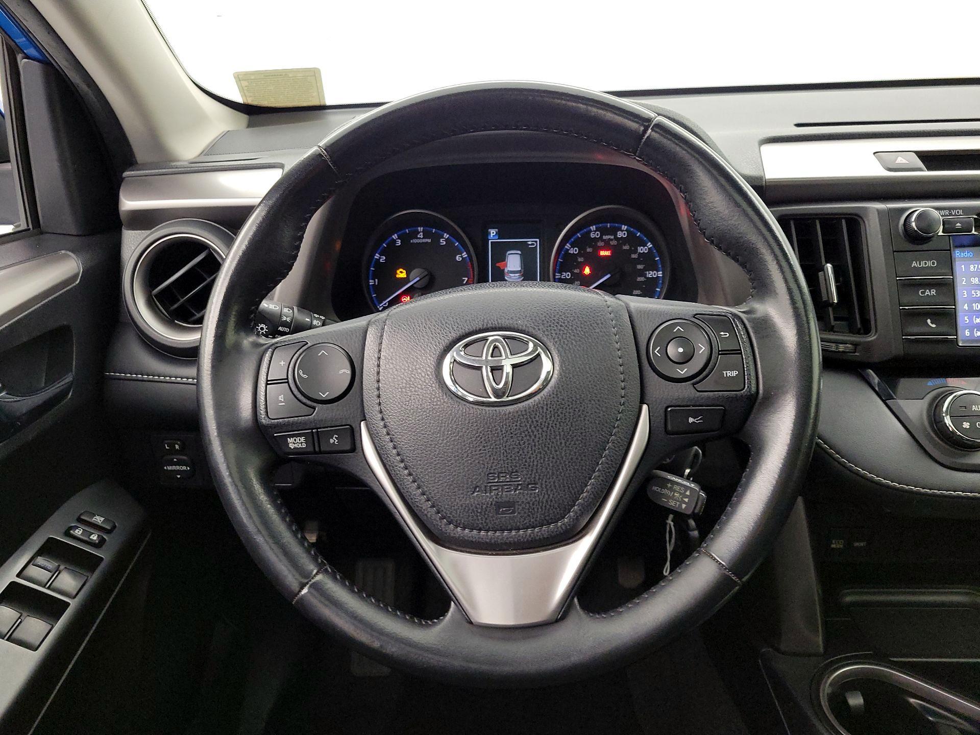 Thumbnail: 2017 Toyota RAV4 - 10