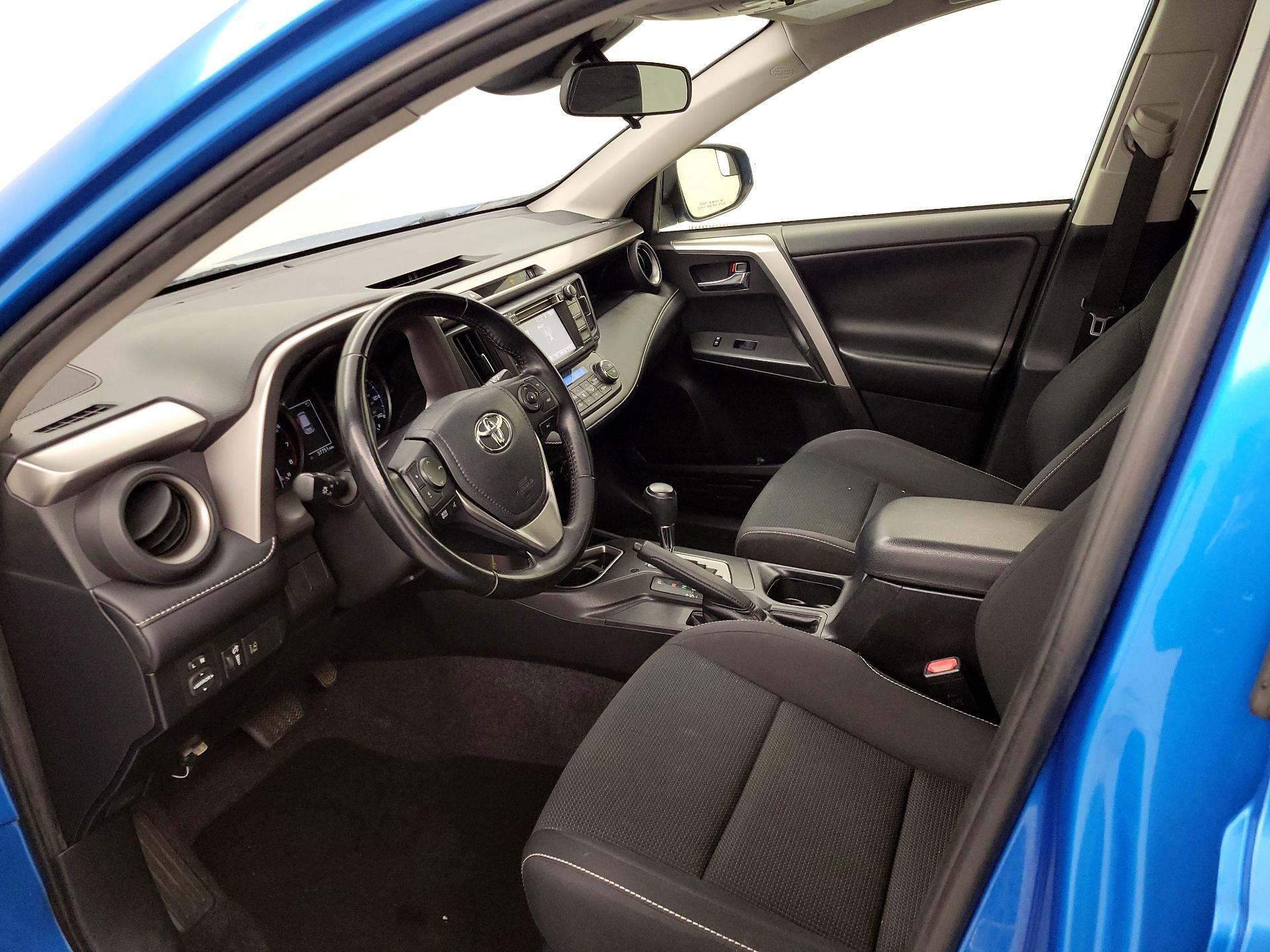 Thumbnail: 2017 Toyota RAV4 - 11