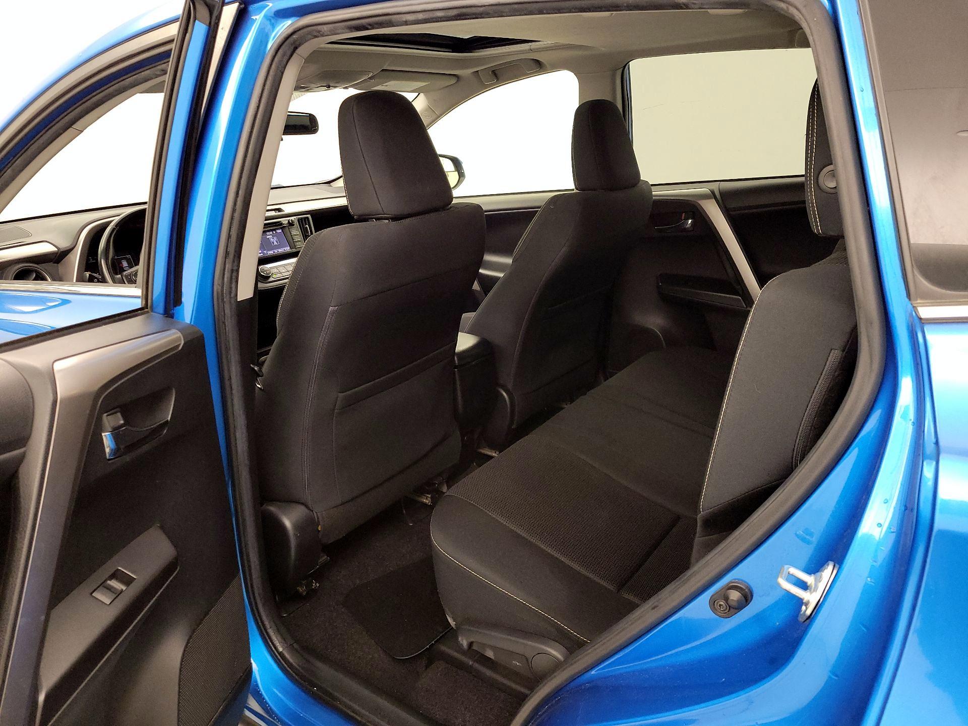 Thumbnail: 2017 Toyota RAV4 - 20