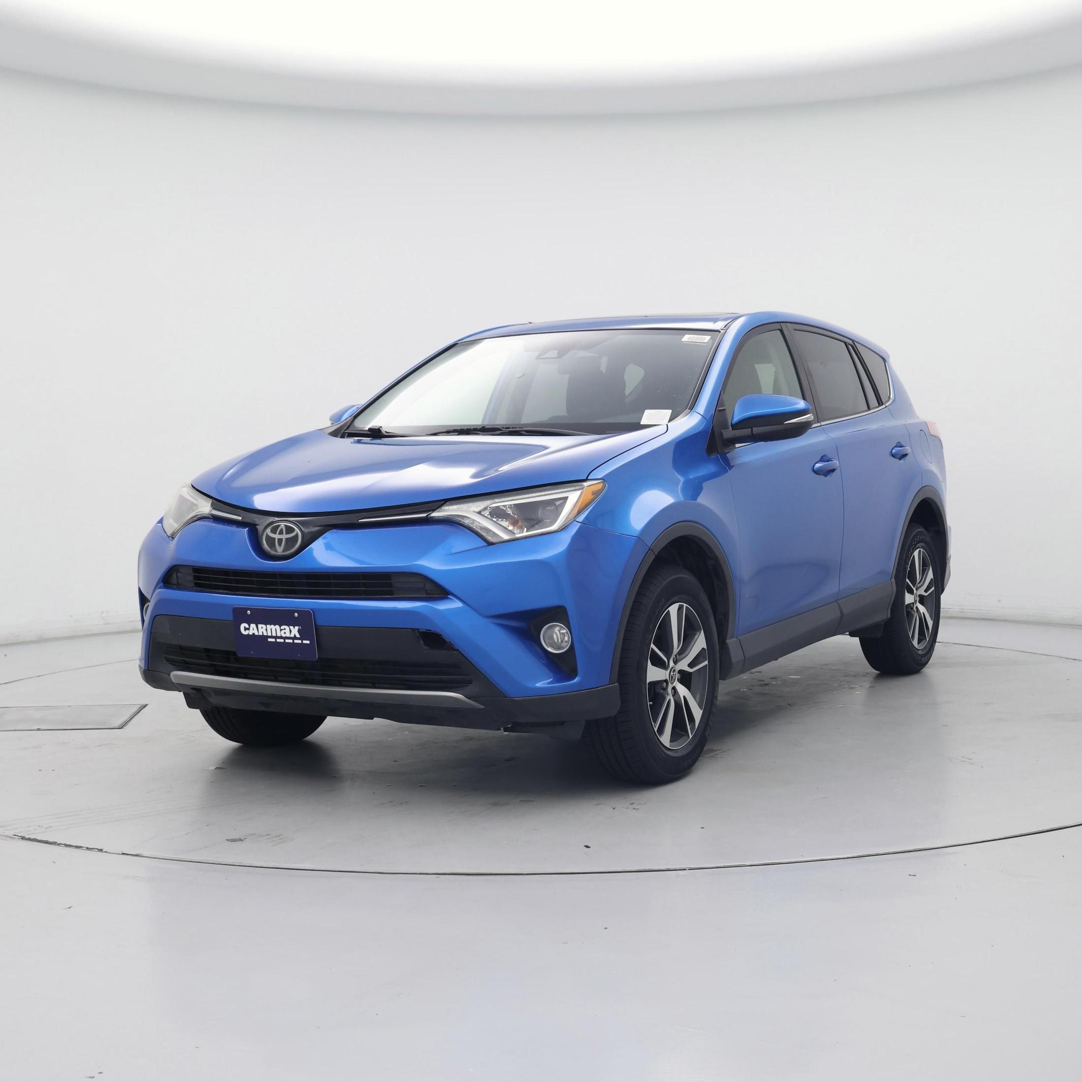 Thumbnail: 2017 Toyota RAV4 - 4