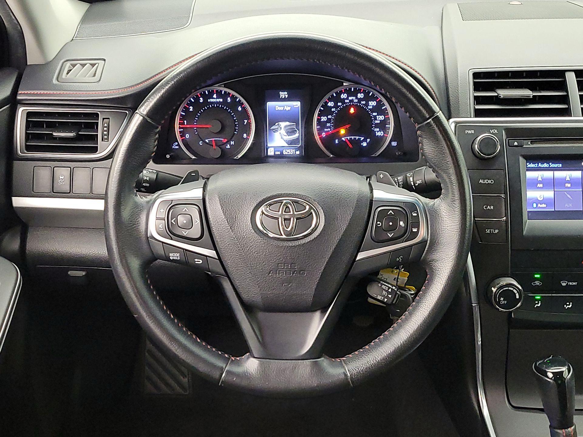Thumbnail: 2016 Toyota Camry - 10