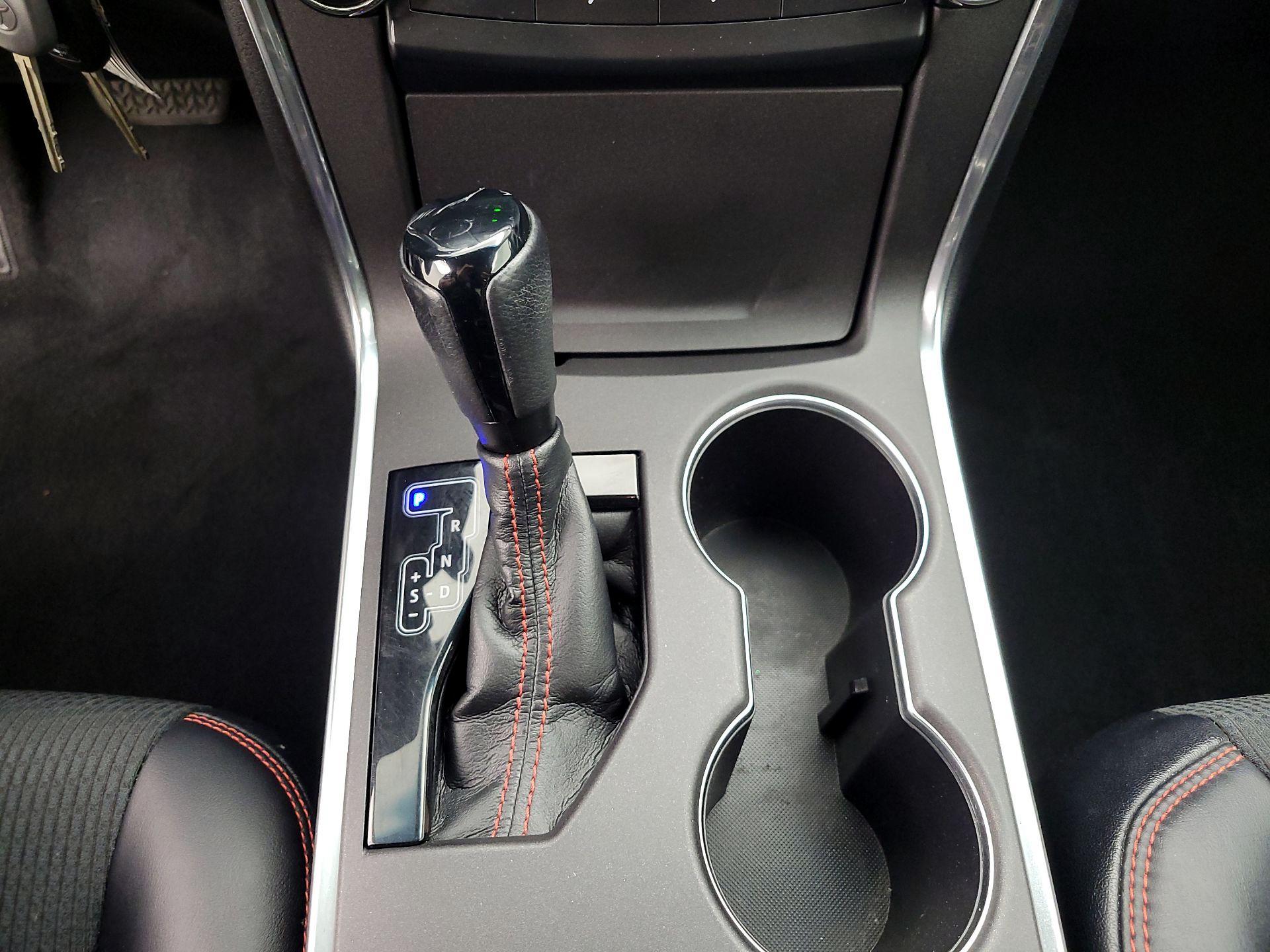 Thumbnail: 2016 Toyota Camry - 17