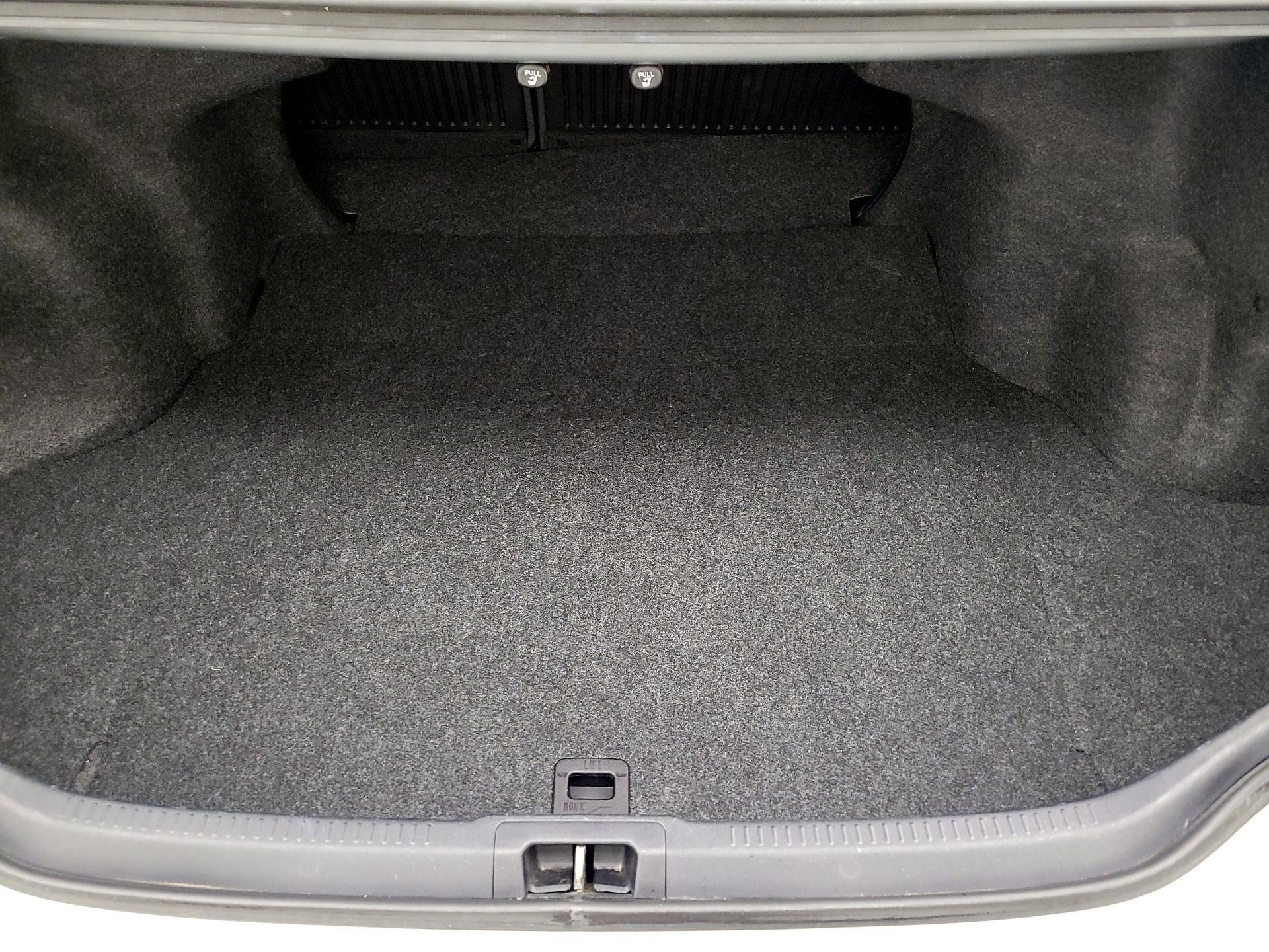 Thumbnail: 2016 Toyota Camry - 20