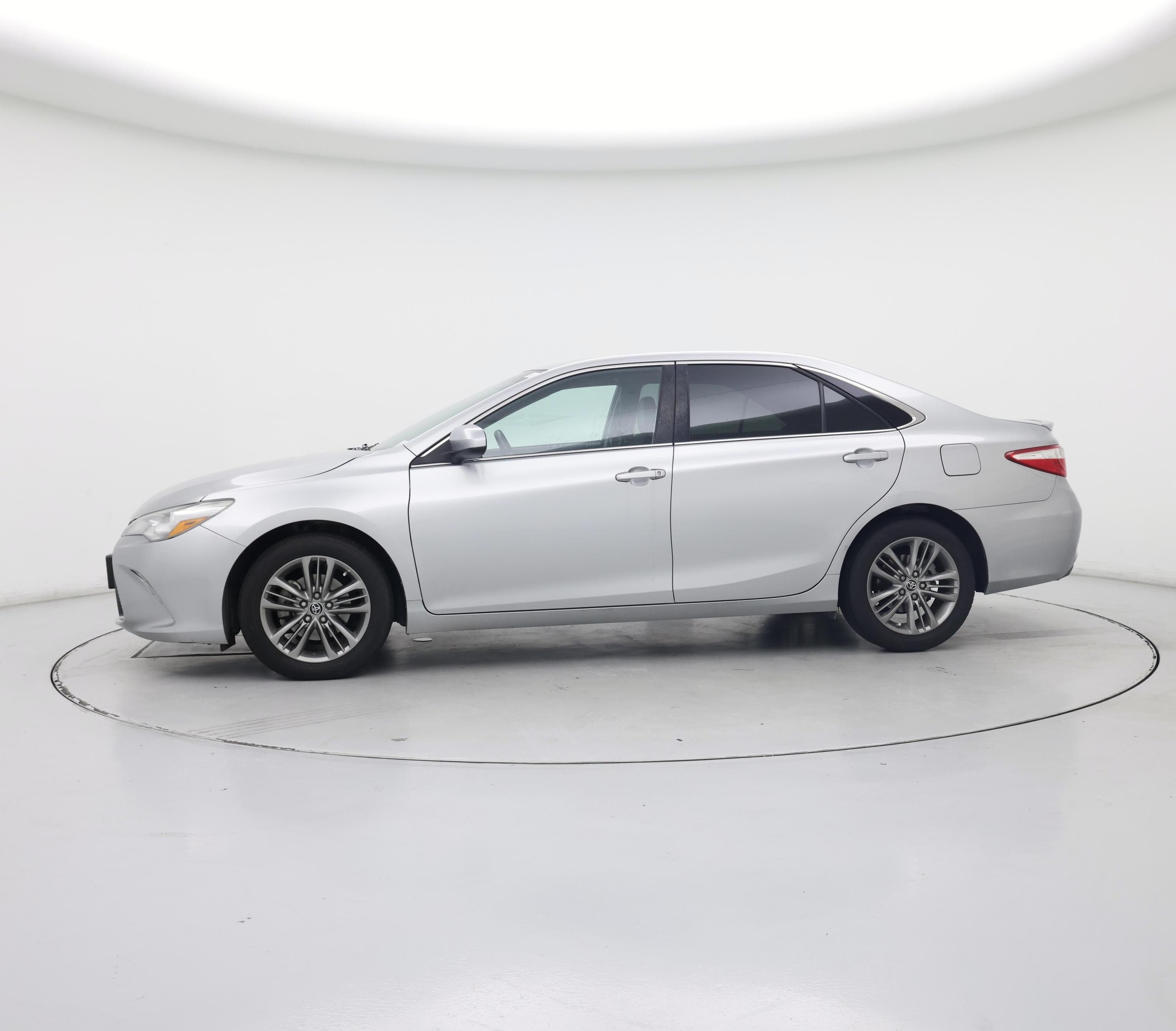 Thumbnail: 2016 Toyota Camry - 3