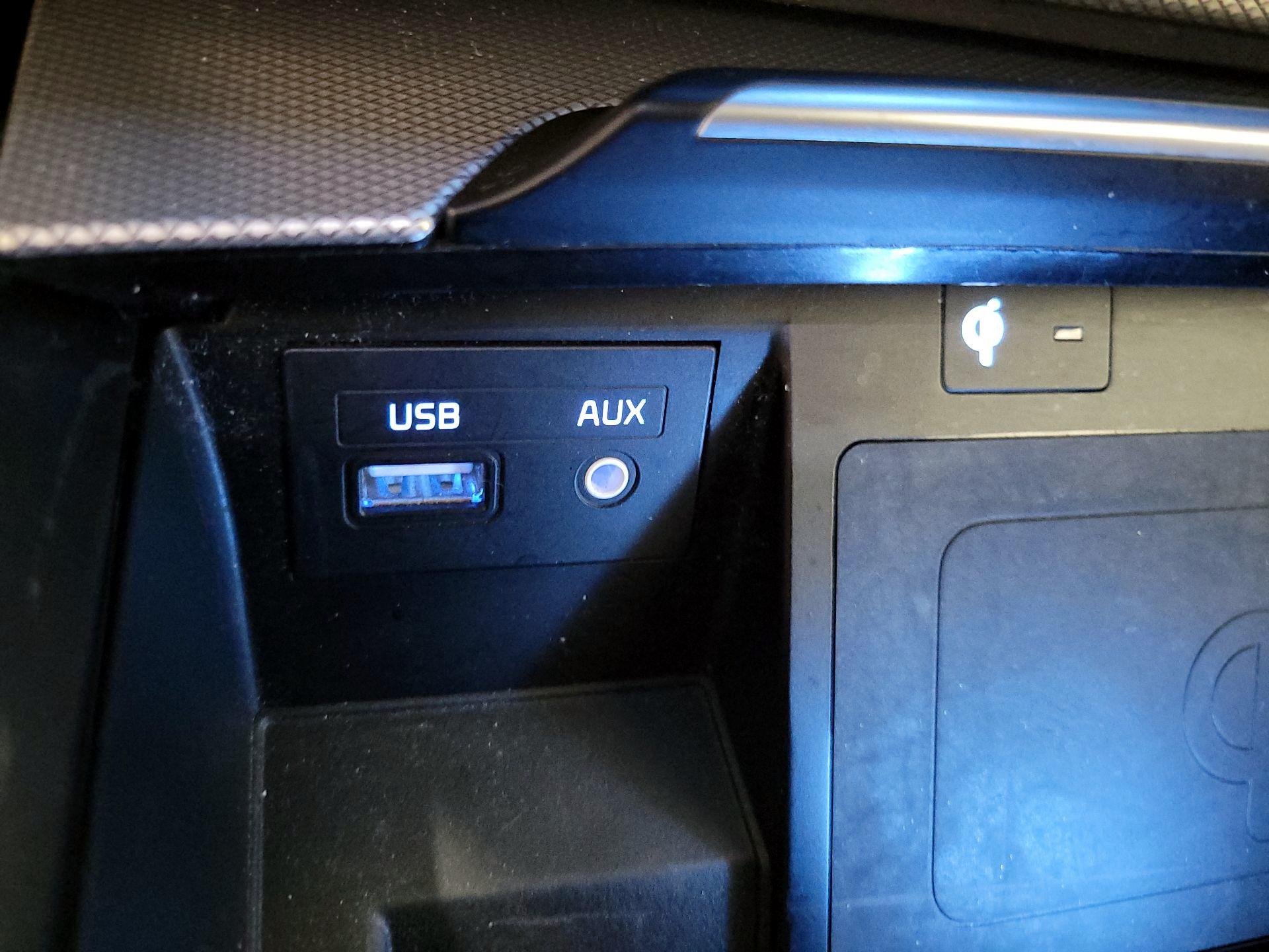 Thumbnail: 2019 Genesis G80 - 19