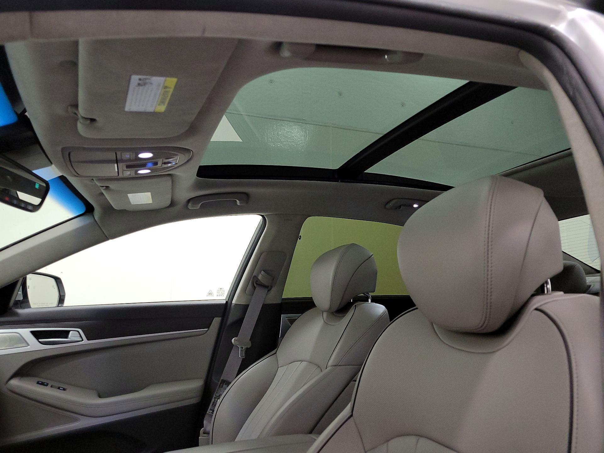 Thumbnail: 2019 Genesis G80 - 20