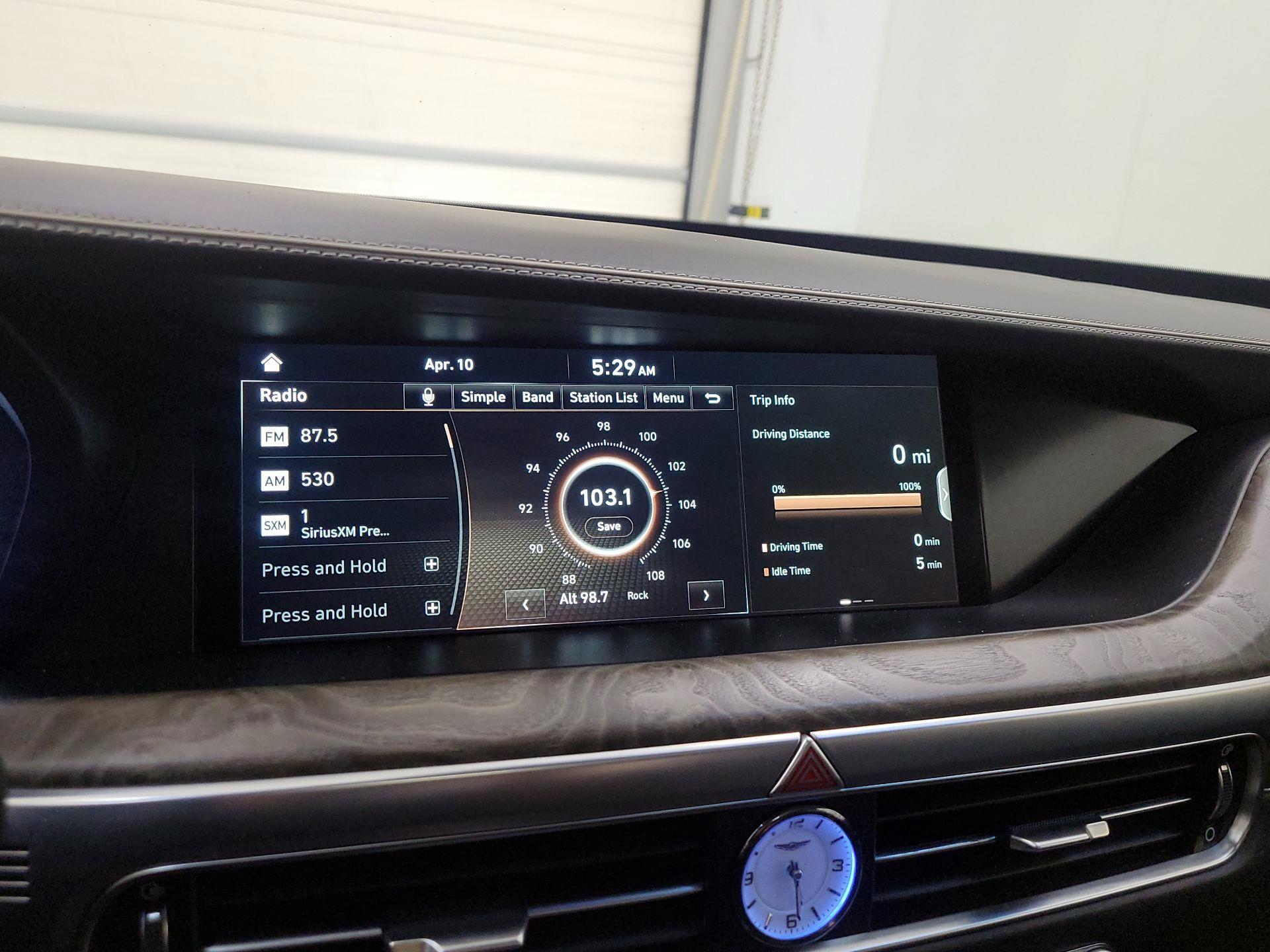 Thumbnail: 2020 Genesis G90 - 16