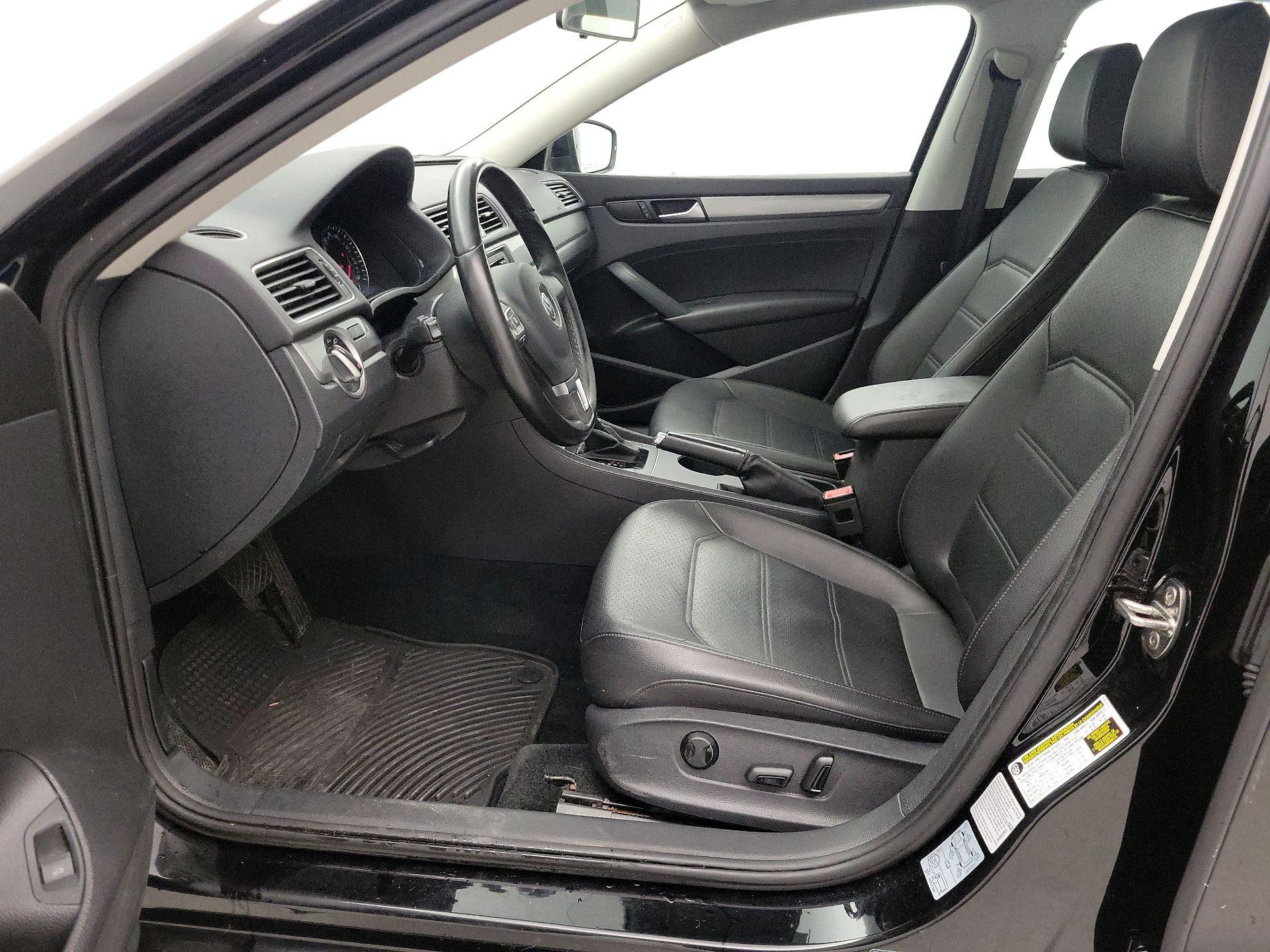 Thumbnail: 2015 Volkswagen Passat - 11