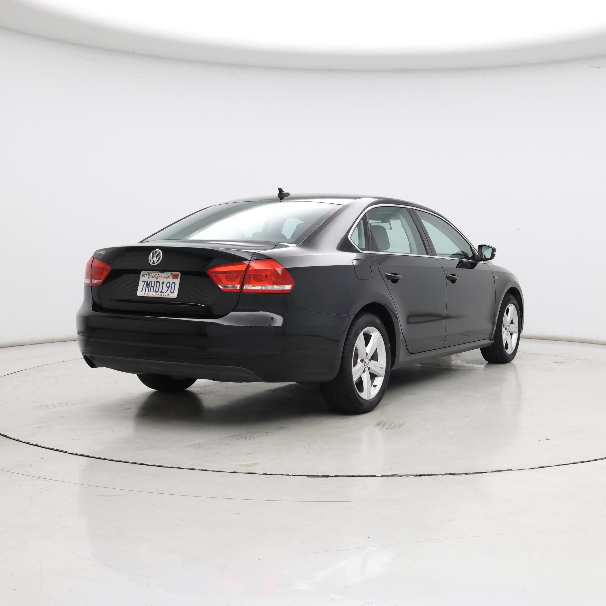 Thumbnail: 2015 Volkswagen Passat - 8