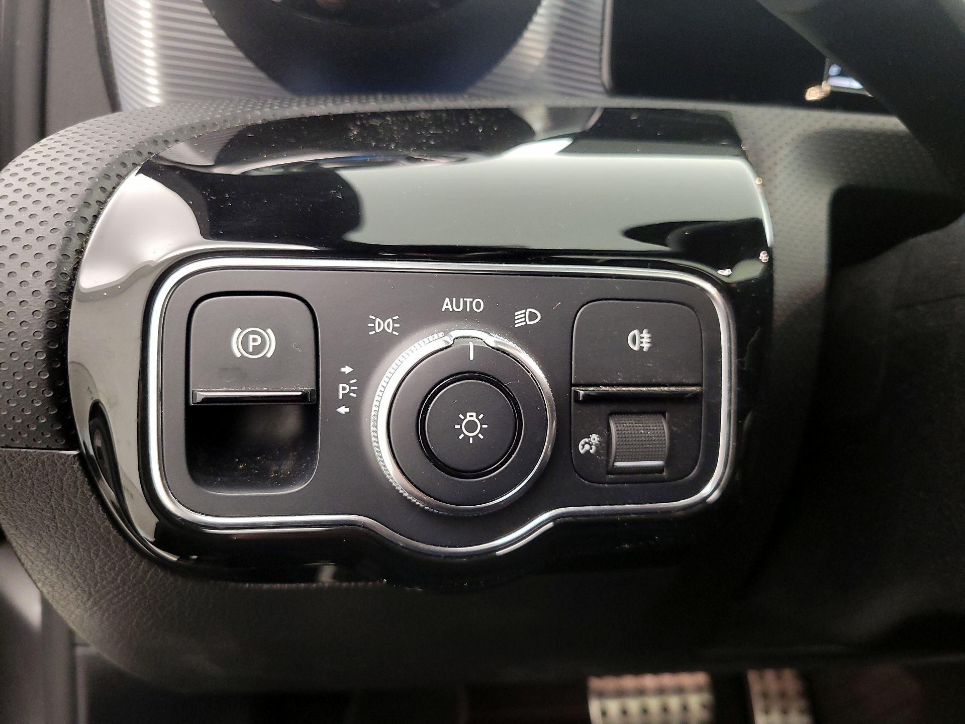 Thumbnail: 2020 Mercedes-Benz A-Class - 13