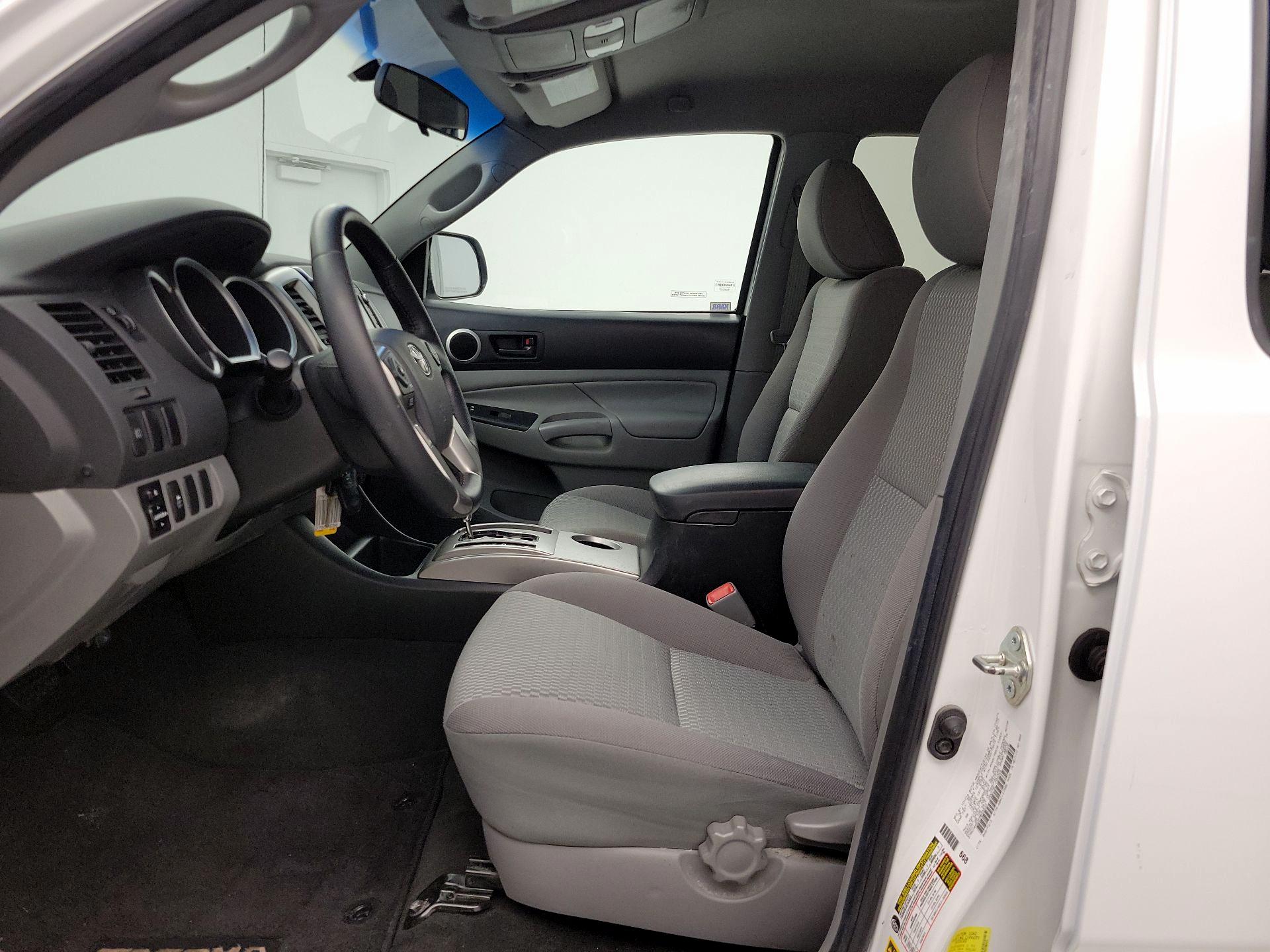 Thumbnail: 2015 Toyota Tacoma - 11