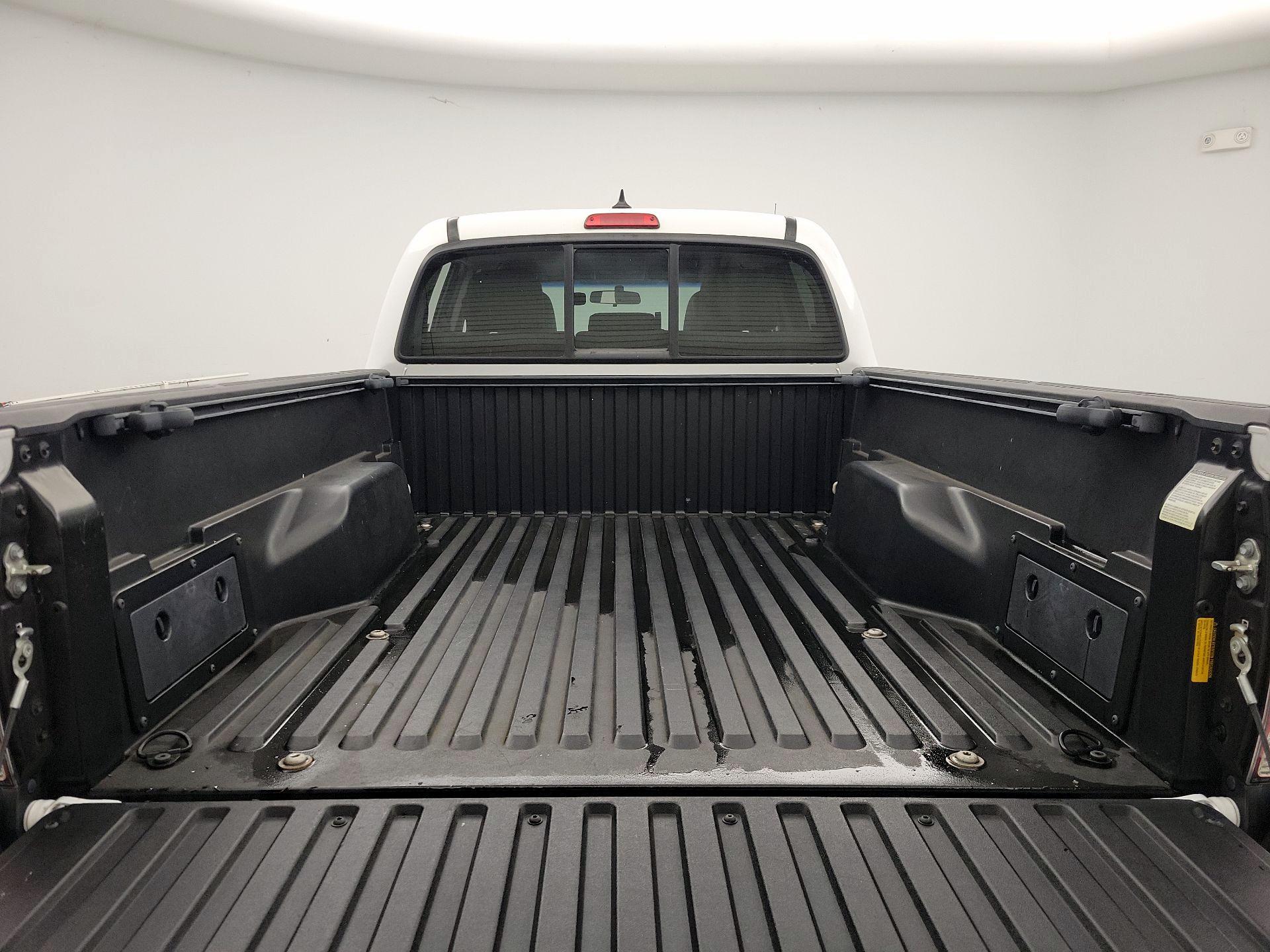 Thumbnail: 2015 Toyota Tacoma - 20