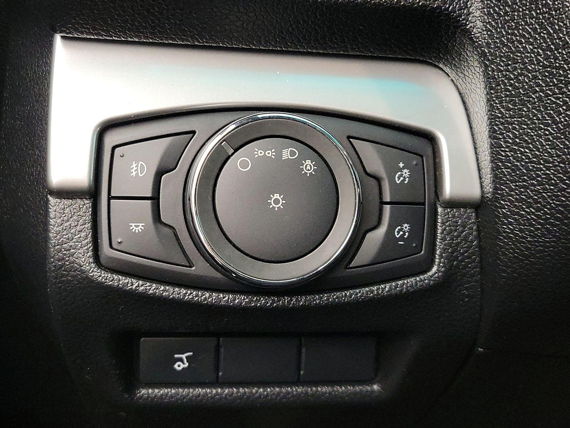 Thumbnail: 2017 Ford Explorer - 13