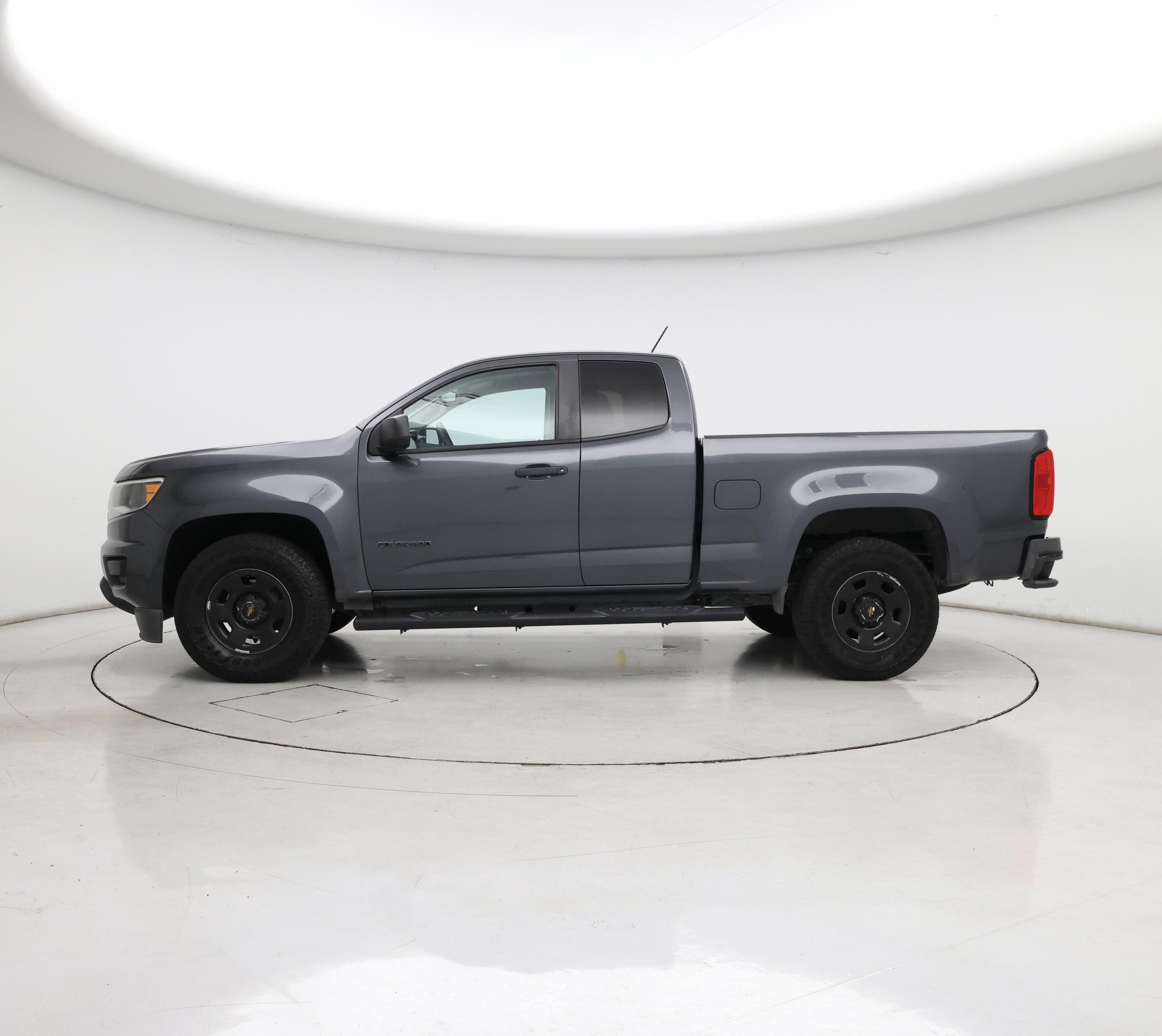 Thumbnail: 2016 Chevrolet Colorado - 3