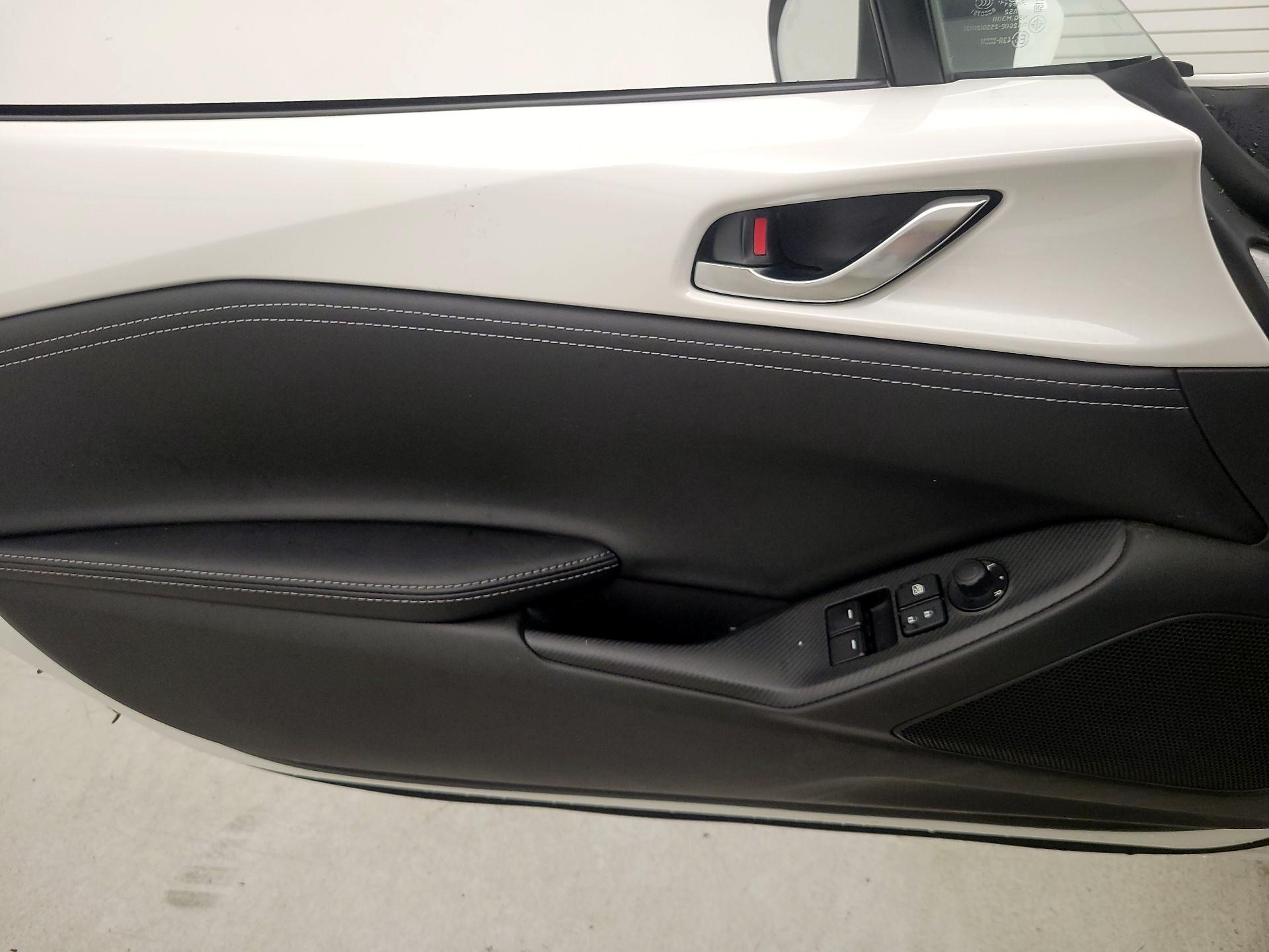 Thumbnail: 2020 Mazda MX-5 Miata - 12