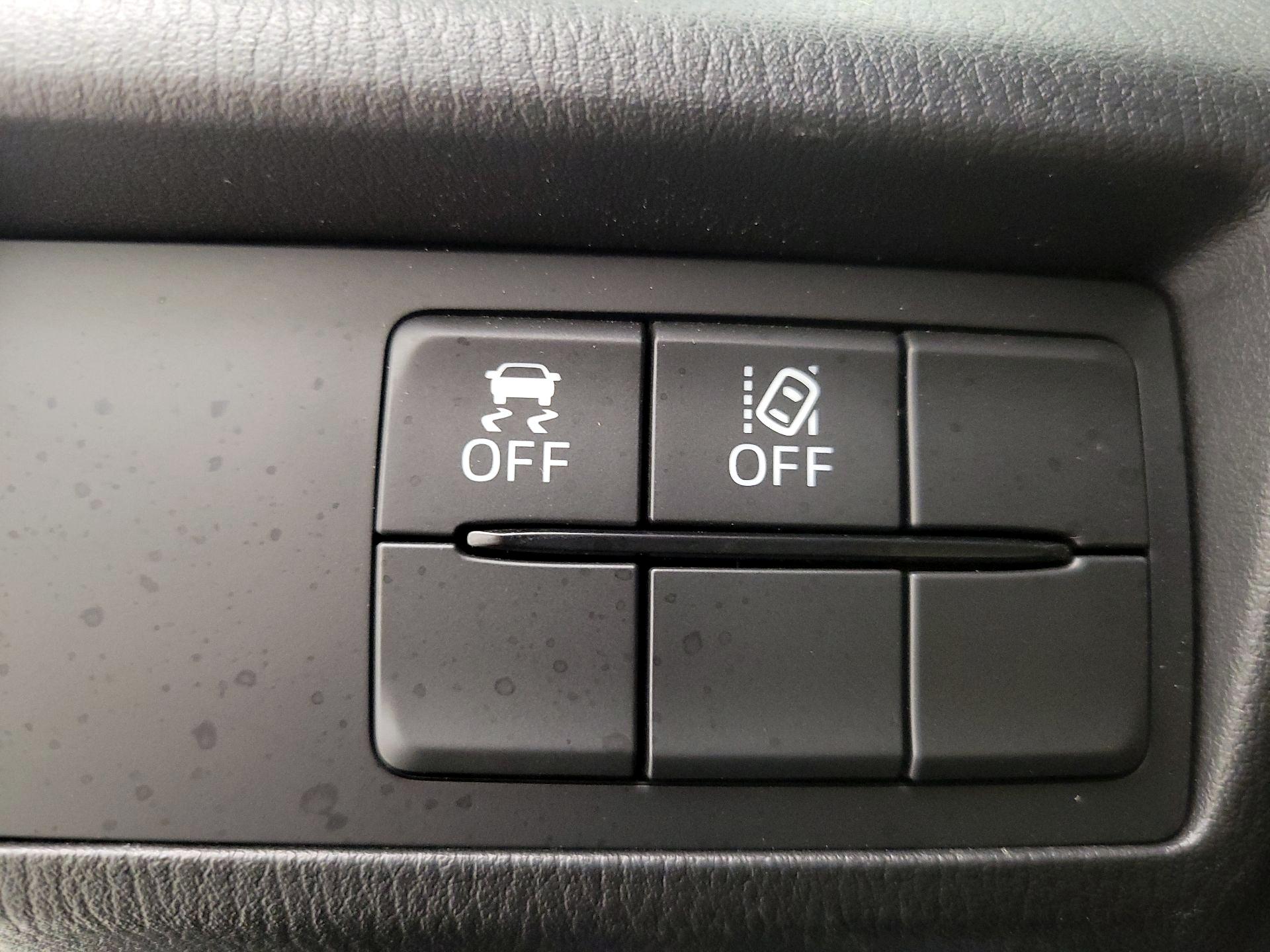 Thumbnail: 2020 Mazda MX-5 Miata - 13