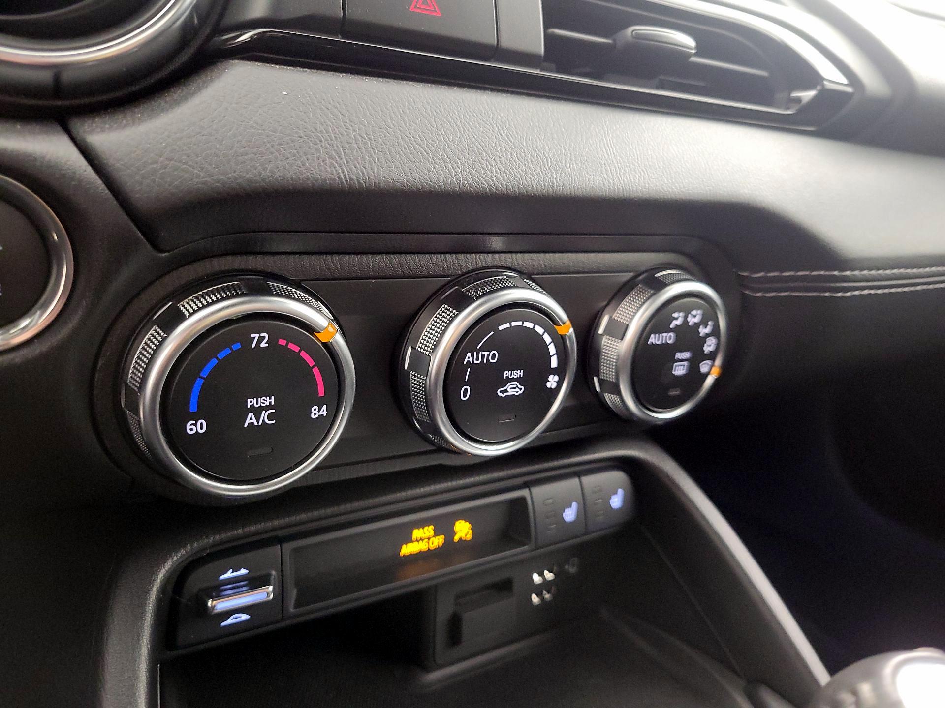 Thumbnail: 2020 Mazda MX-5 Miata - 17