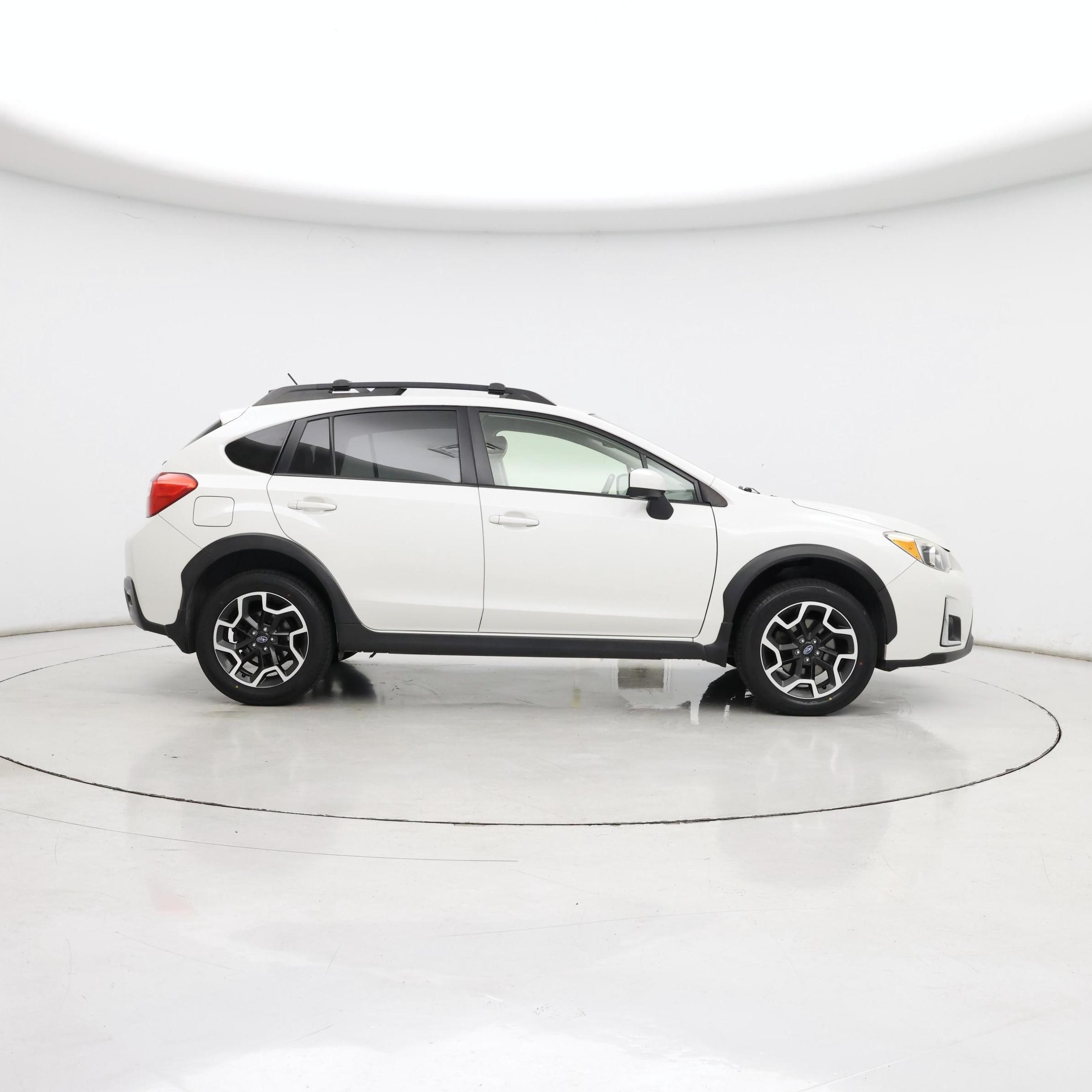 Thumbnail: 2017 Subaru Crosstrek - 7