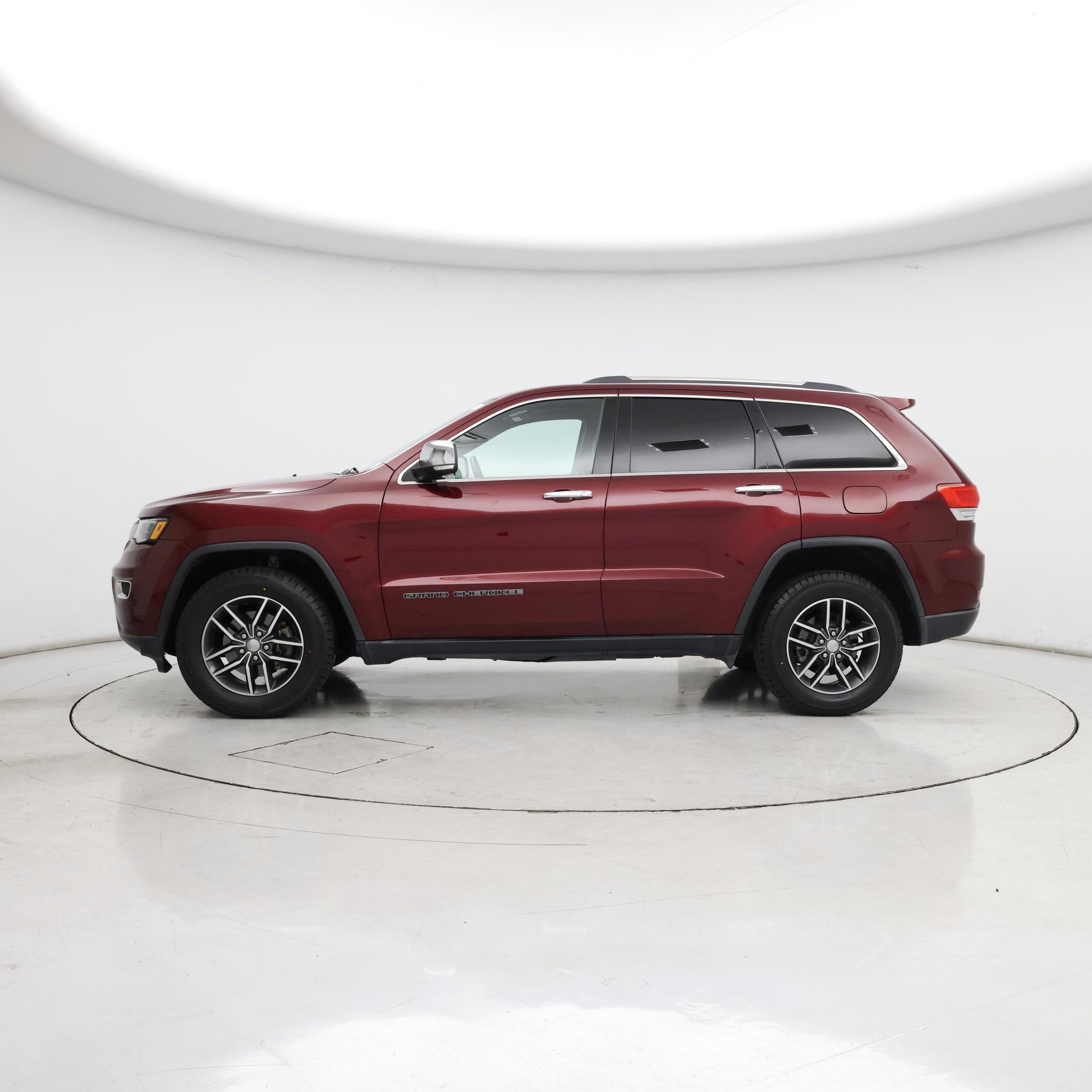 Thumbnail: 2018 Jeep Grand Cherokee - 3