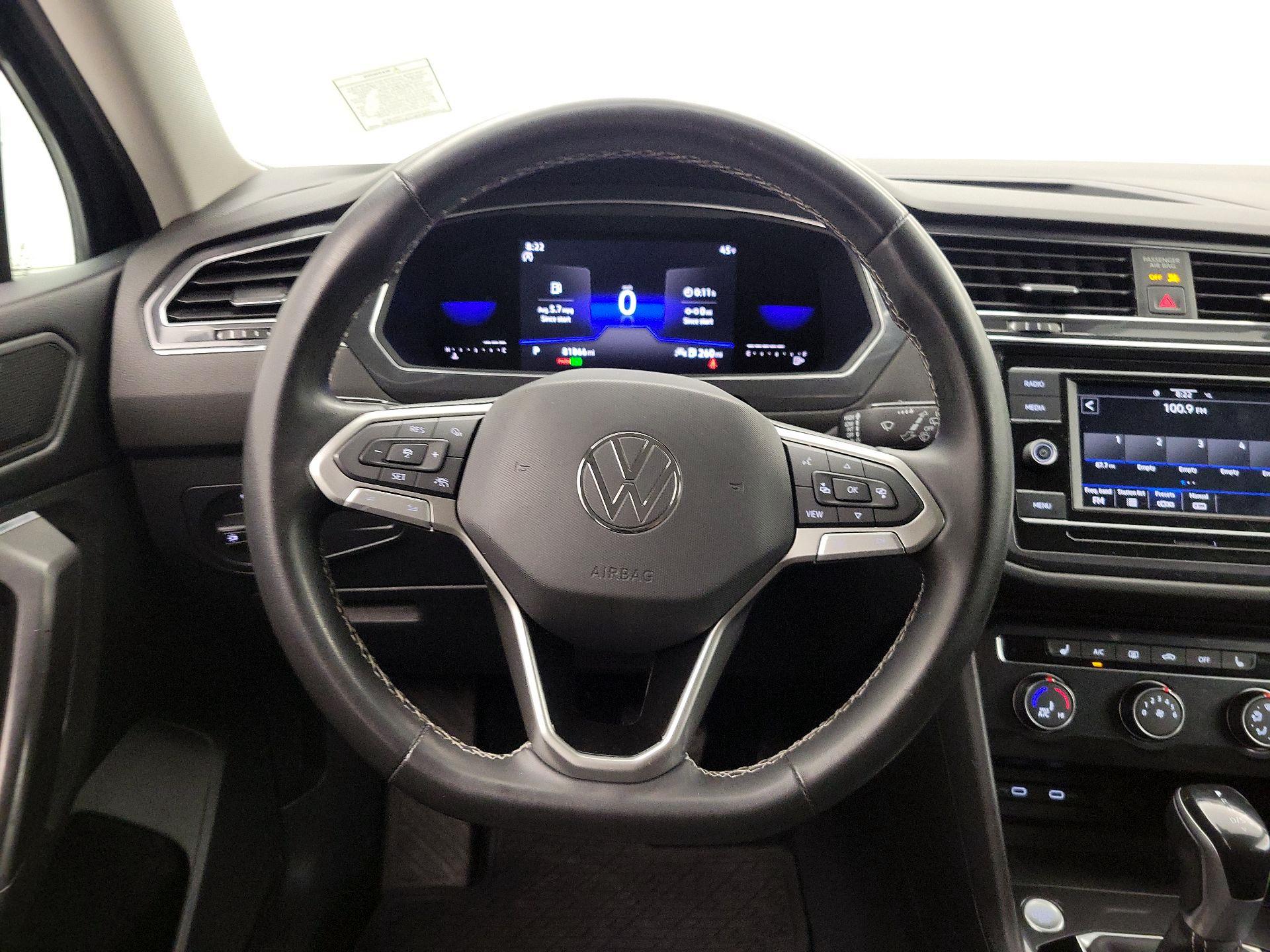 Thumbnail: 2022 Volkswagen Tiguan - 10