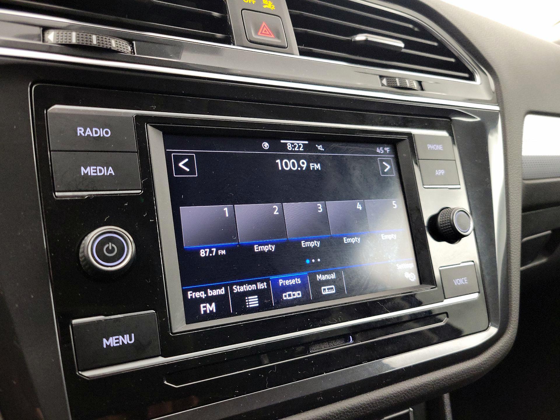 Thumbnail: 2022 Volkswagen Tiguan - 15